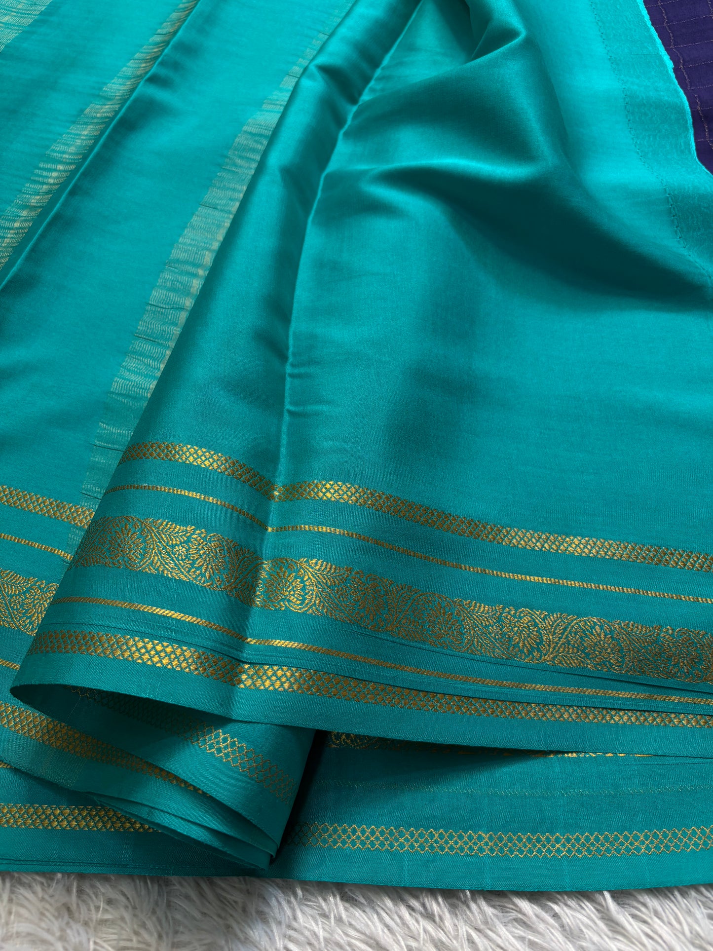 Parnika (2D) : Deep blue-sea blue
