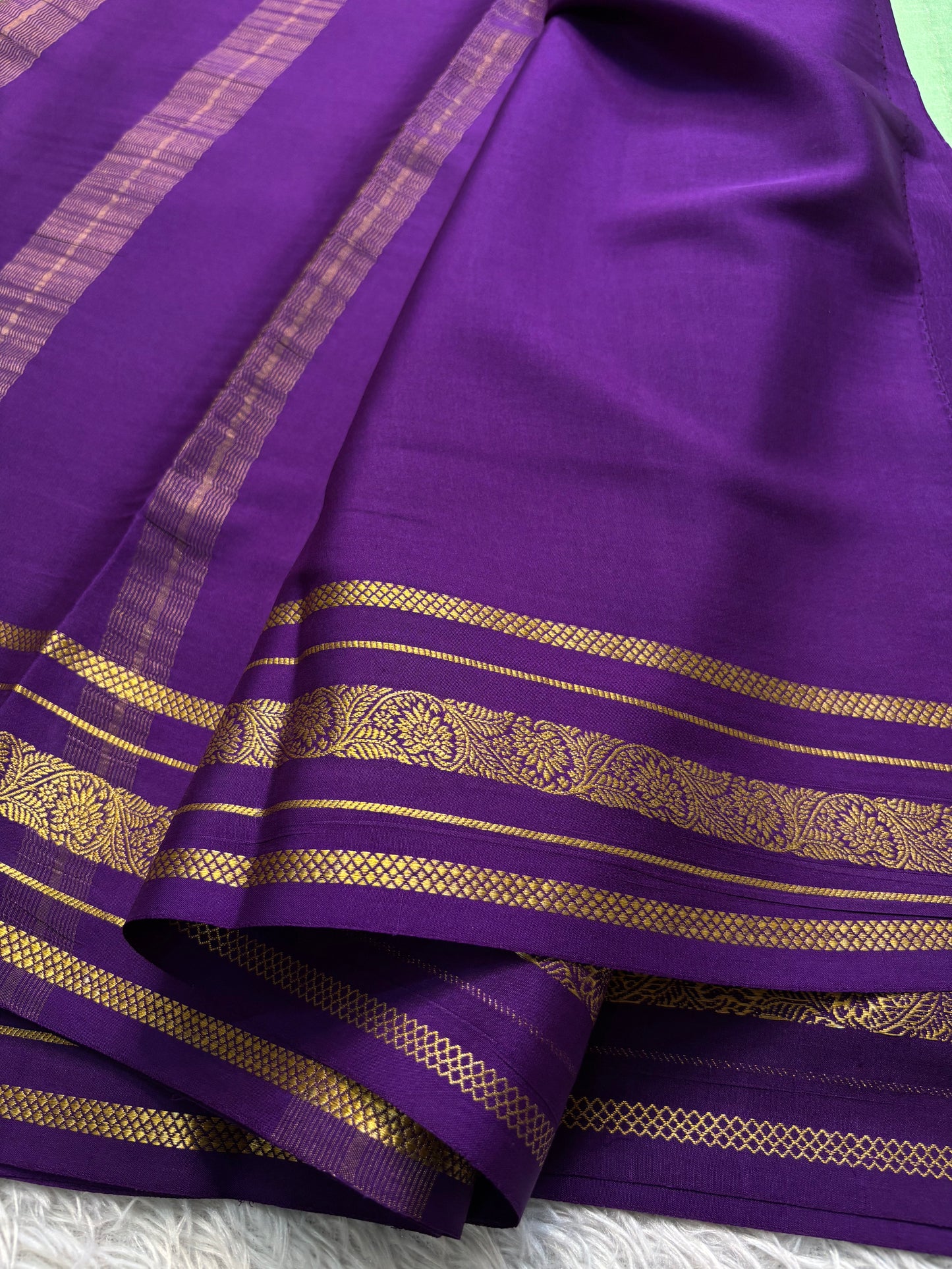 Parnika (2D) : Mint green-purple