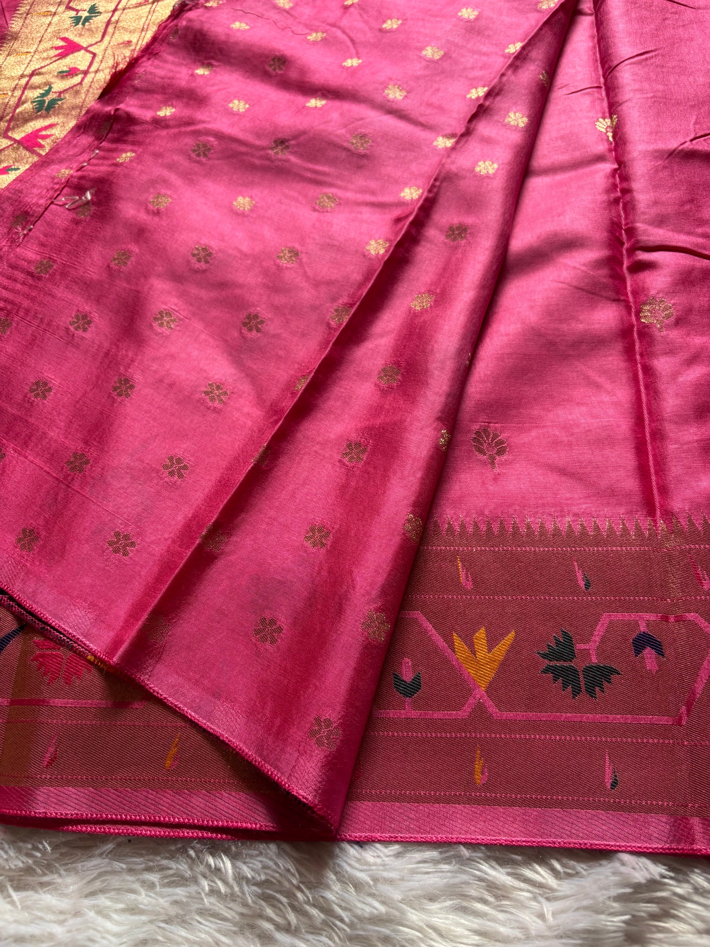 SS121 : Solid Hot pink