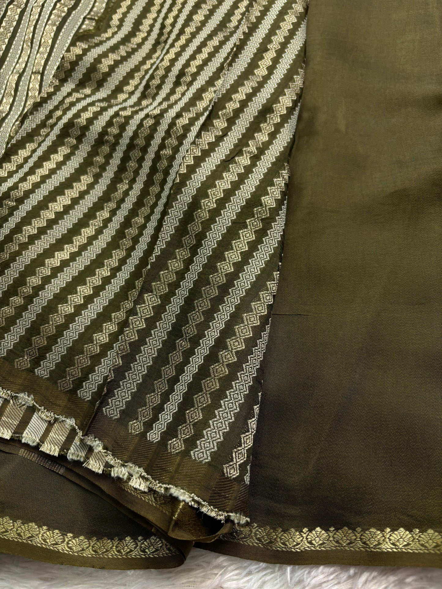NYD124 : Solid Brownish green