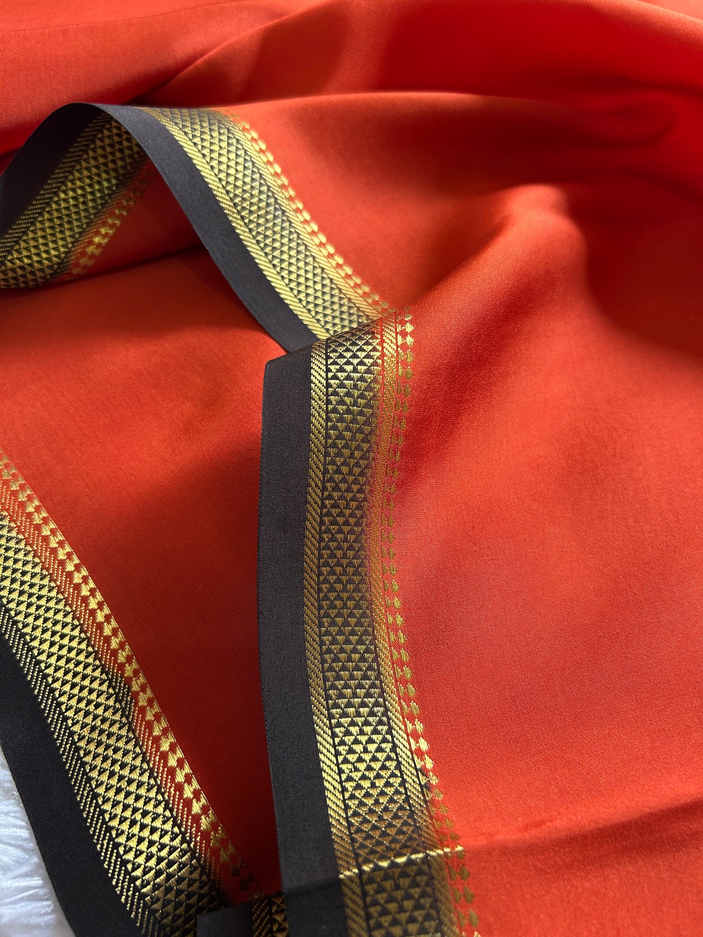 Vani (2D) : Orange-black