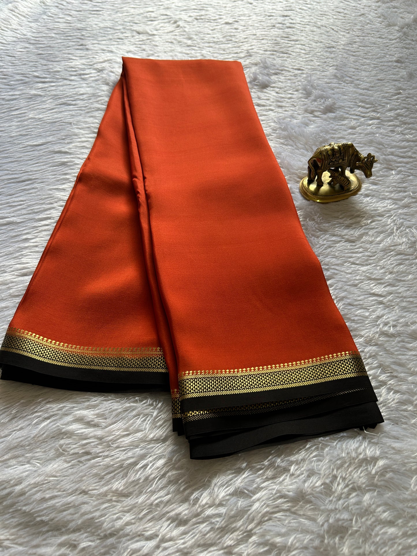Vani (2D) : Orange-black