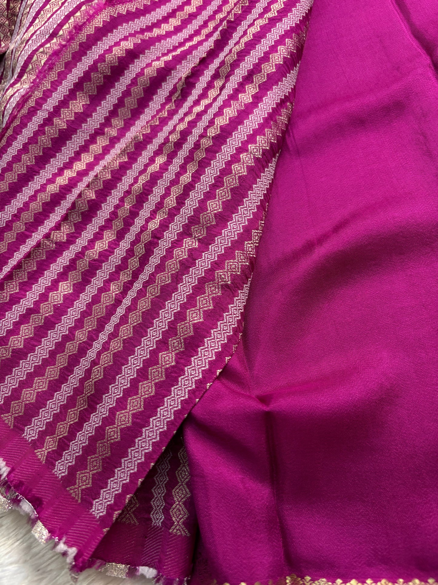 NYD124 : Solid Magenta