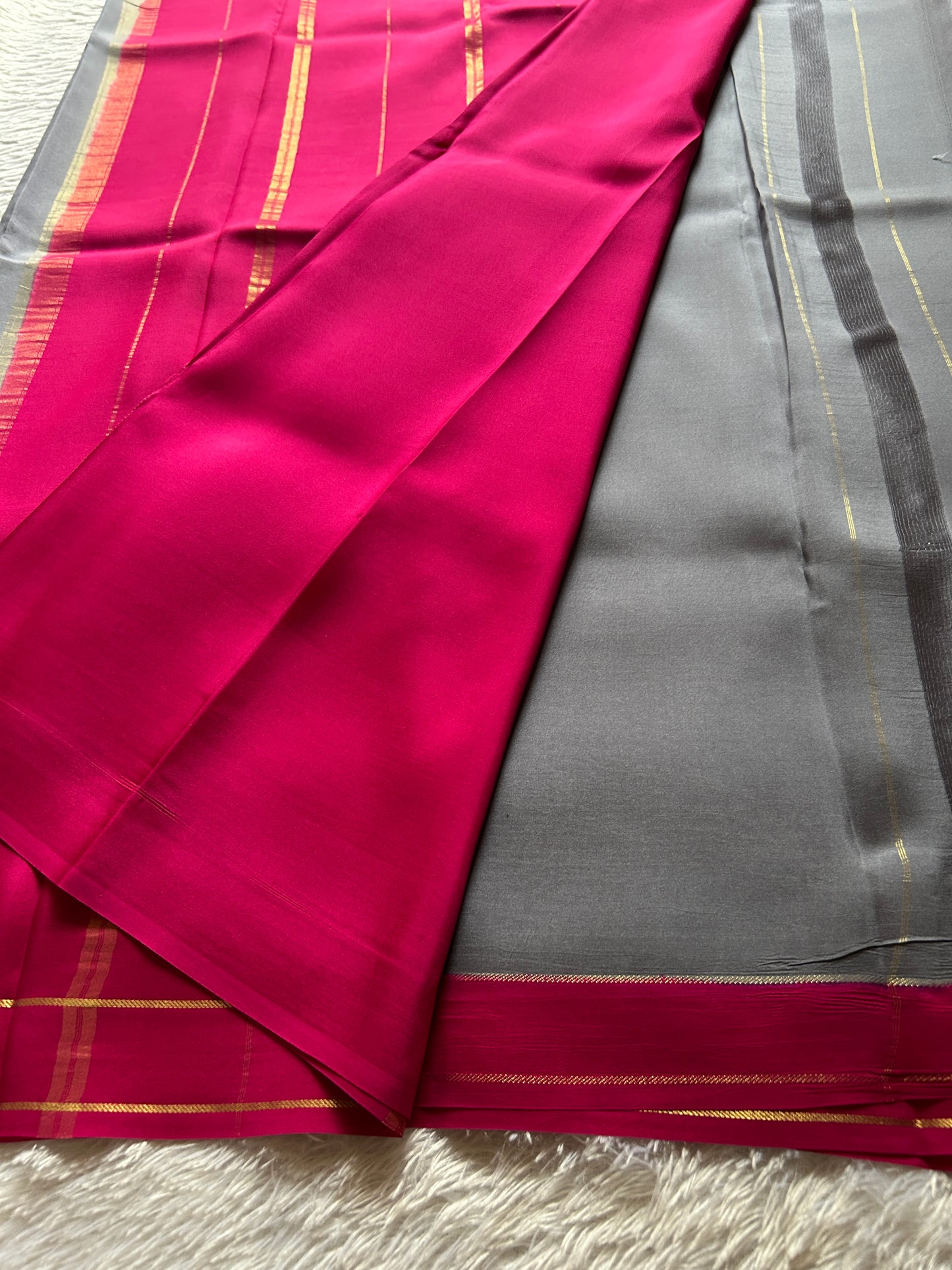 Rekha (2D) : Grey-pink