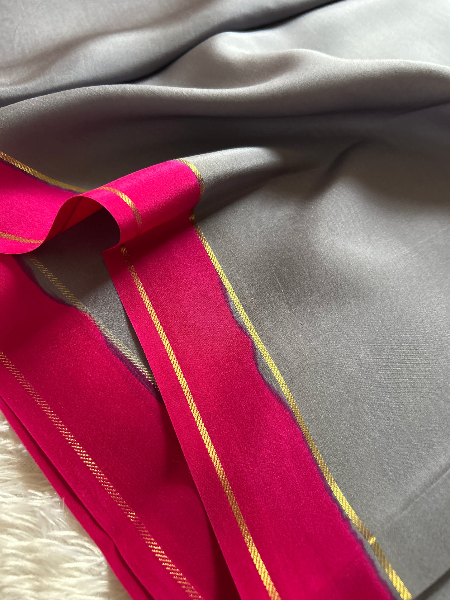 Rekha (2D) : Grey-pink