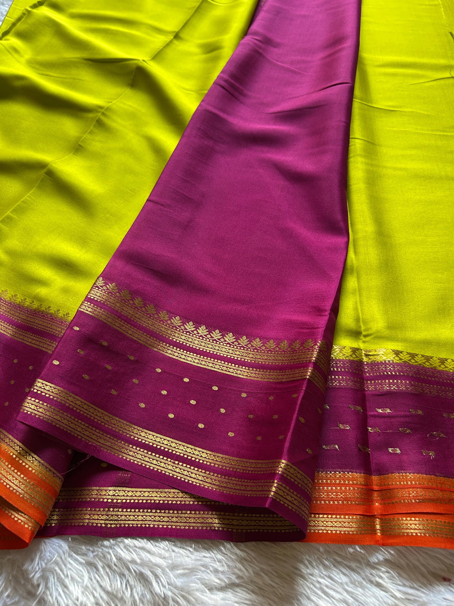 Drishti (3D) : Olive-magenta-orange