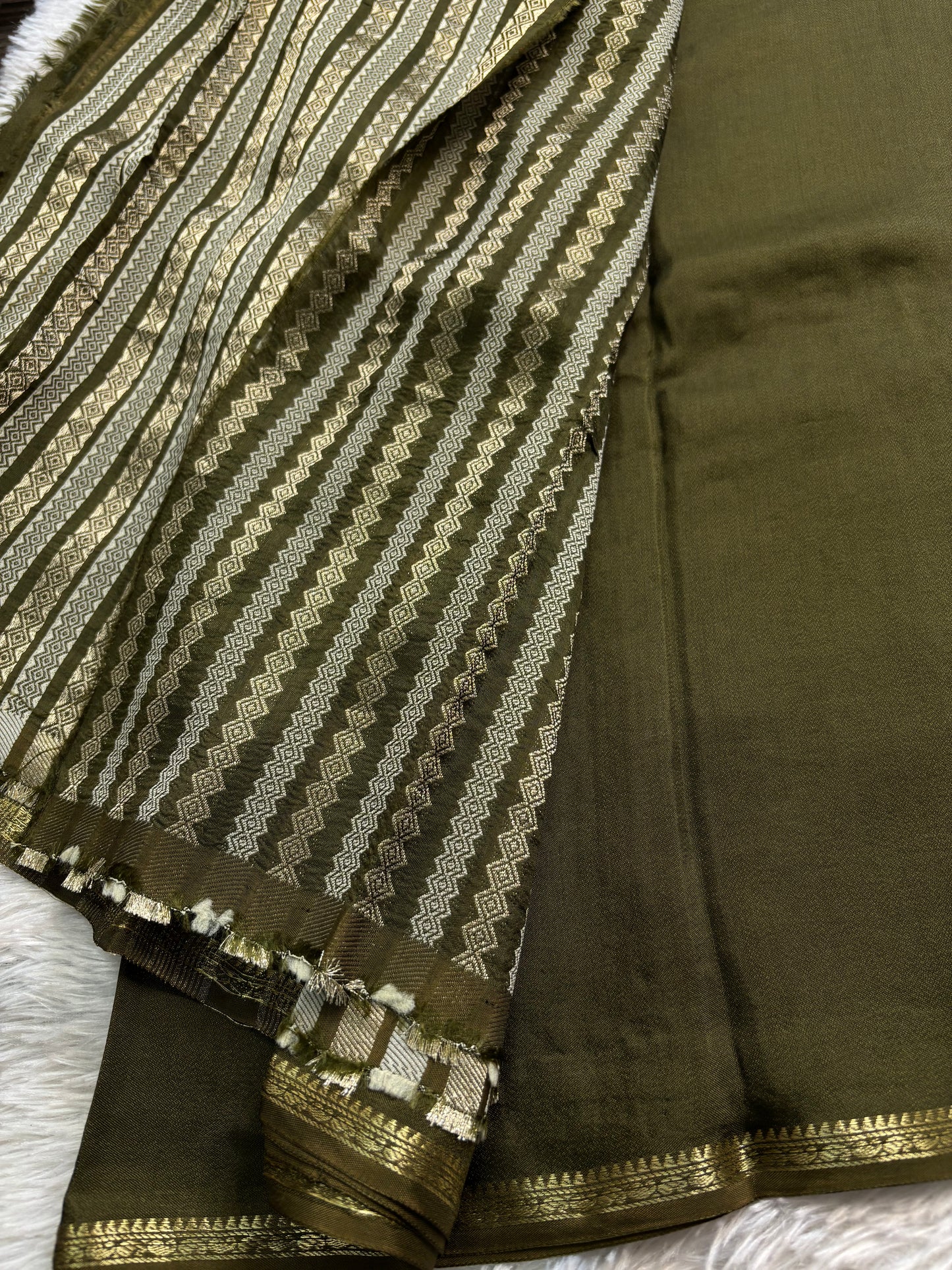 NYD125 : Solid Brownish green
