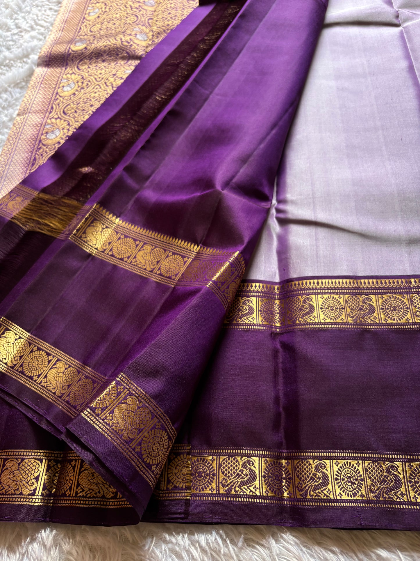 Lakshmi (2D) : Pastel lavender-plum
