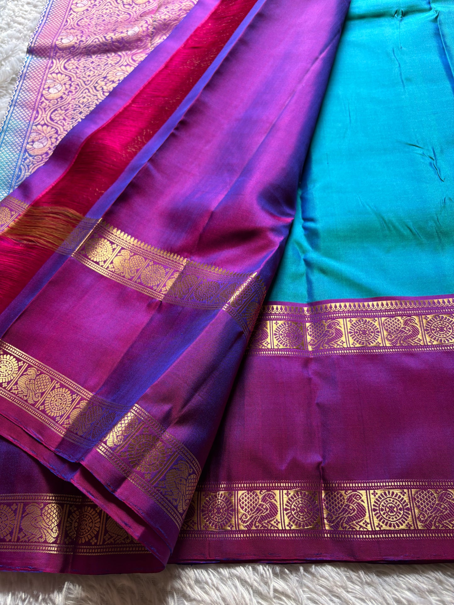 Lakshmi (2D) : Ananda blue-dark magenta