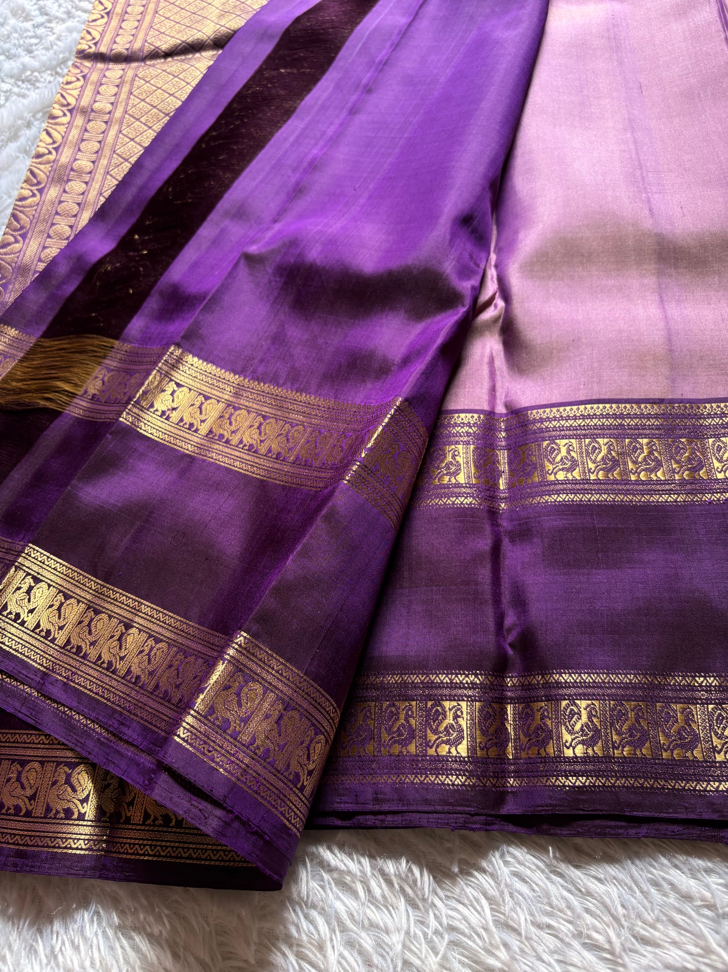 Lakshmi (2D) : Lilac pink-plum purple