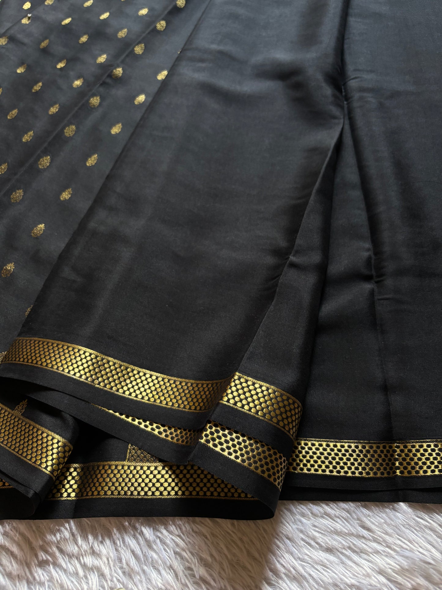 Bhavana : Solid Black