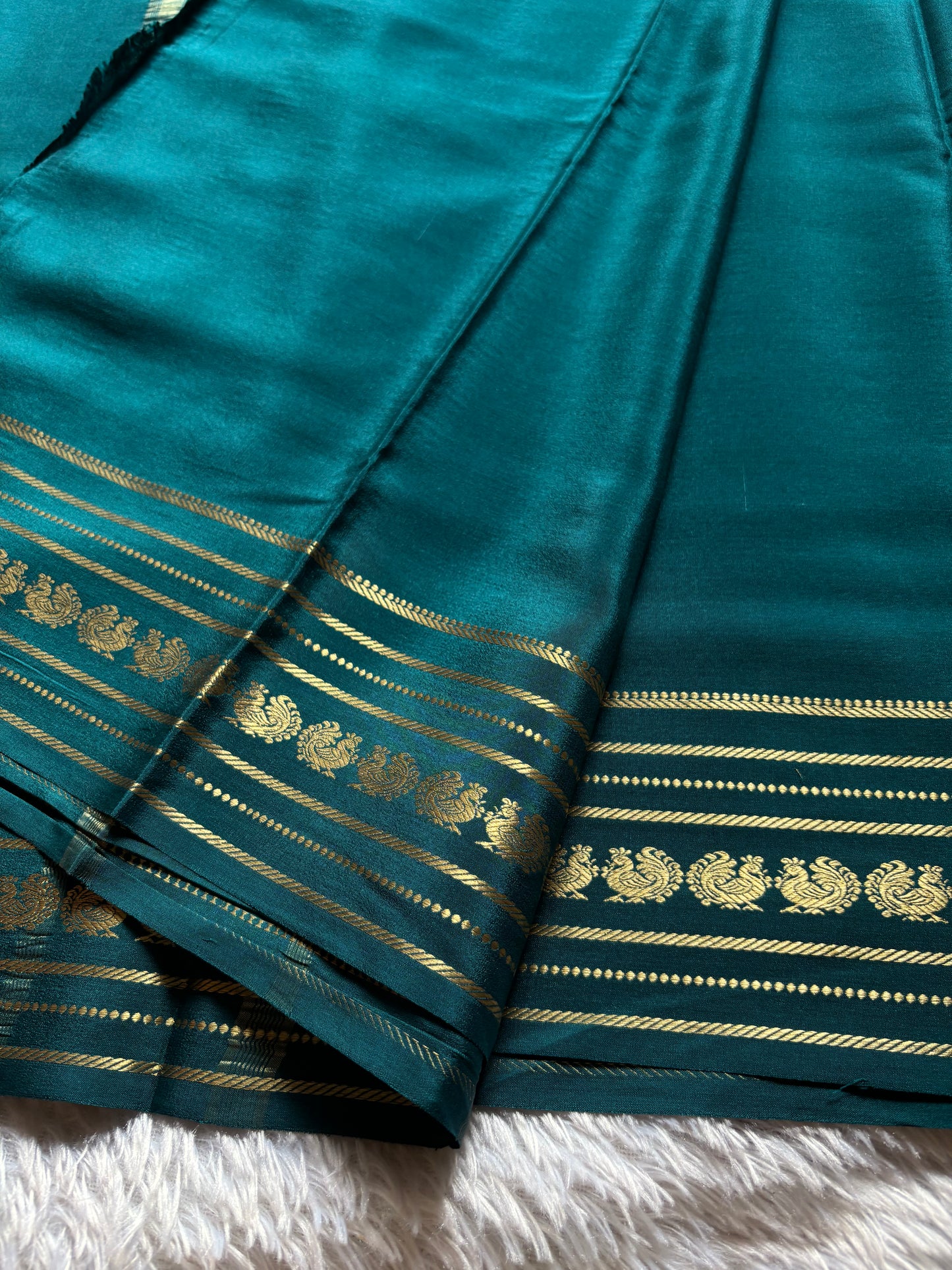 Hamsini : Solid Teal green