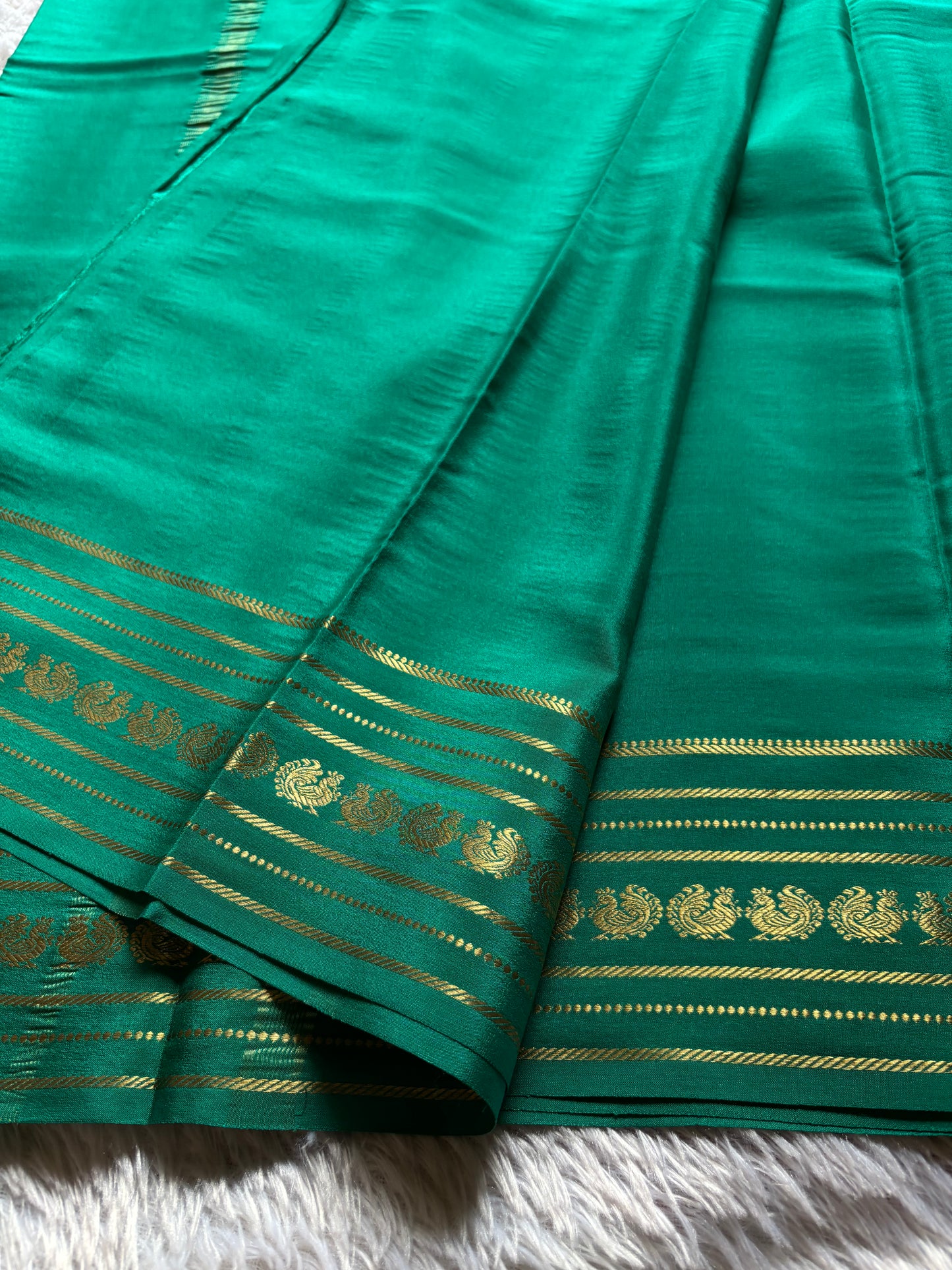 Hamsini : Solid Rama green