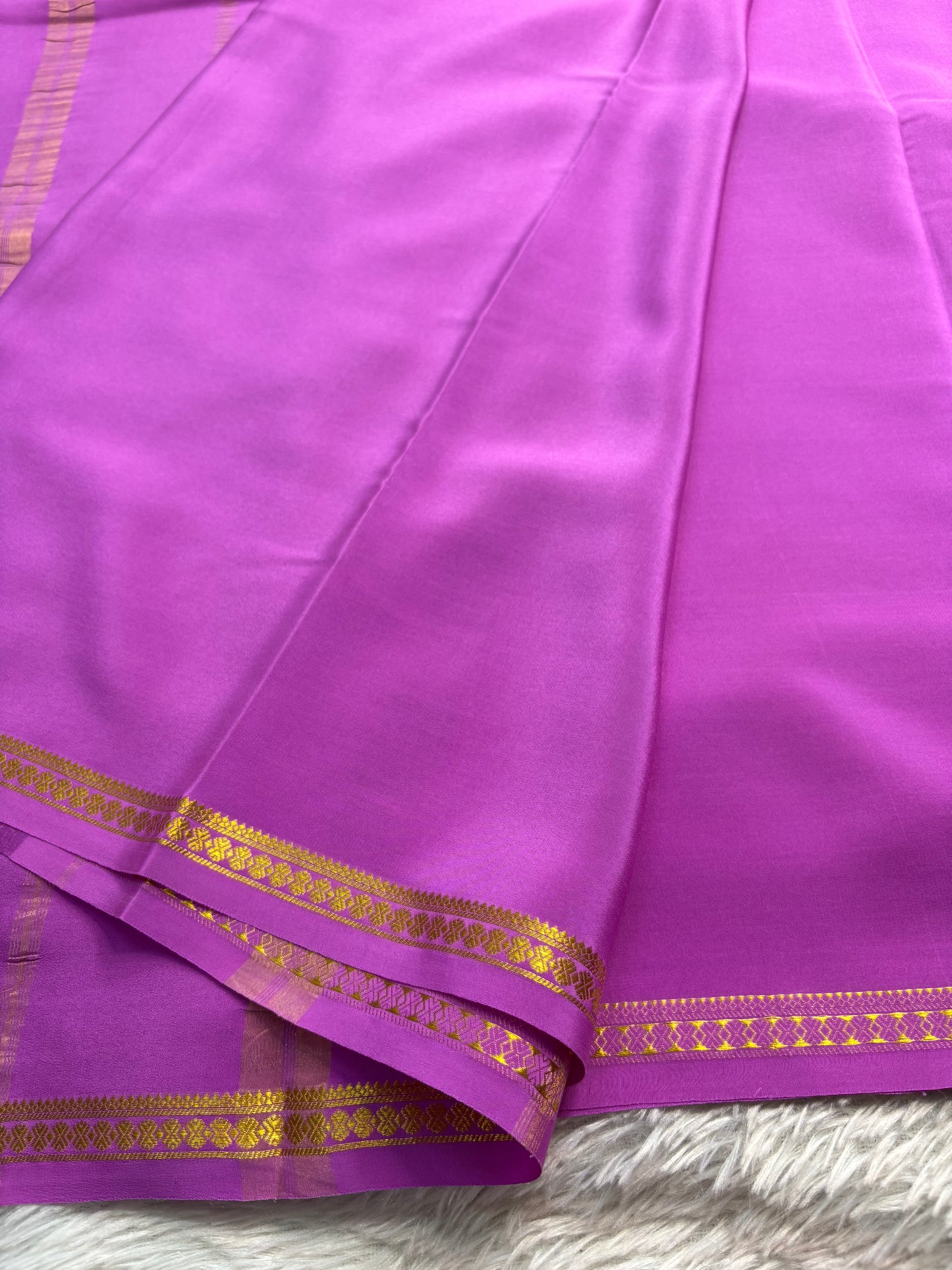Ratna : Solid Magenta