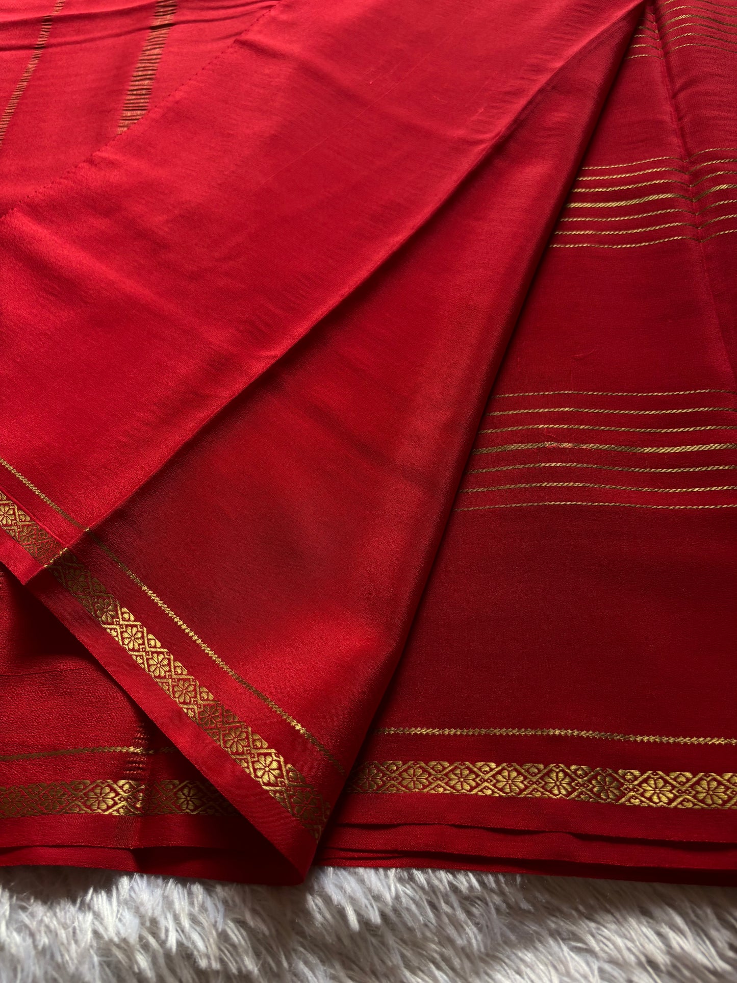 Aparanji : Solid Red