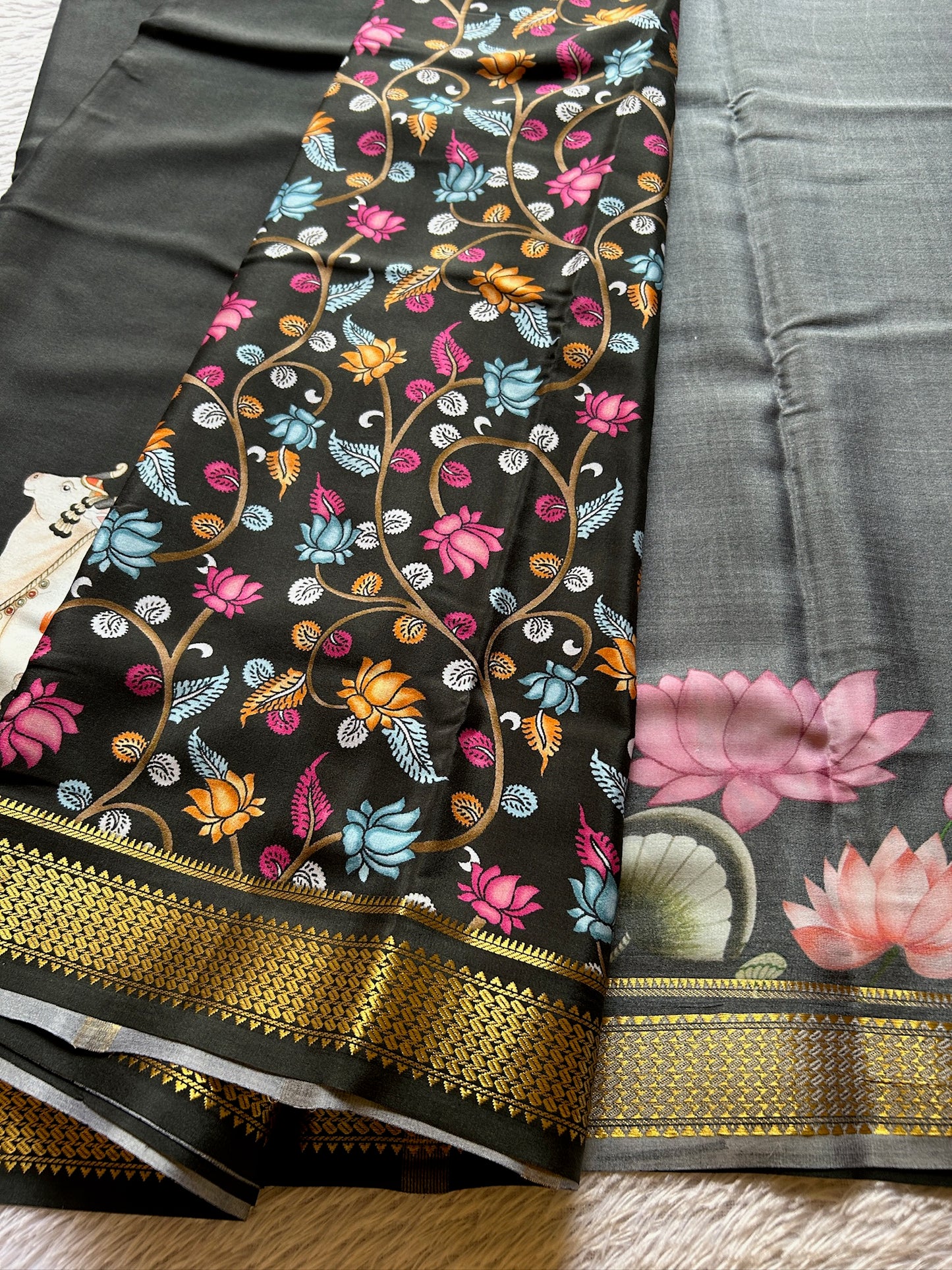 Kasturi : Solid Black