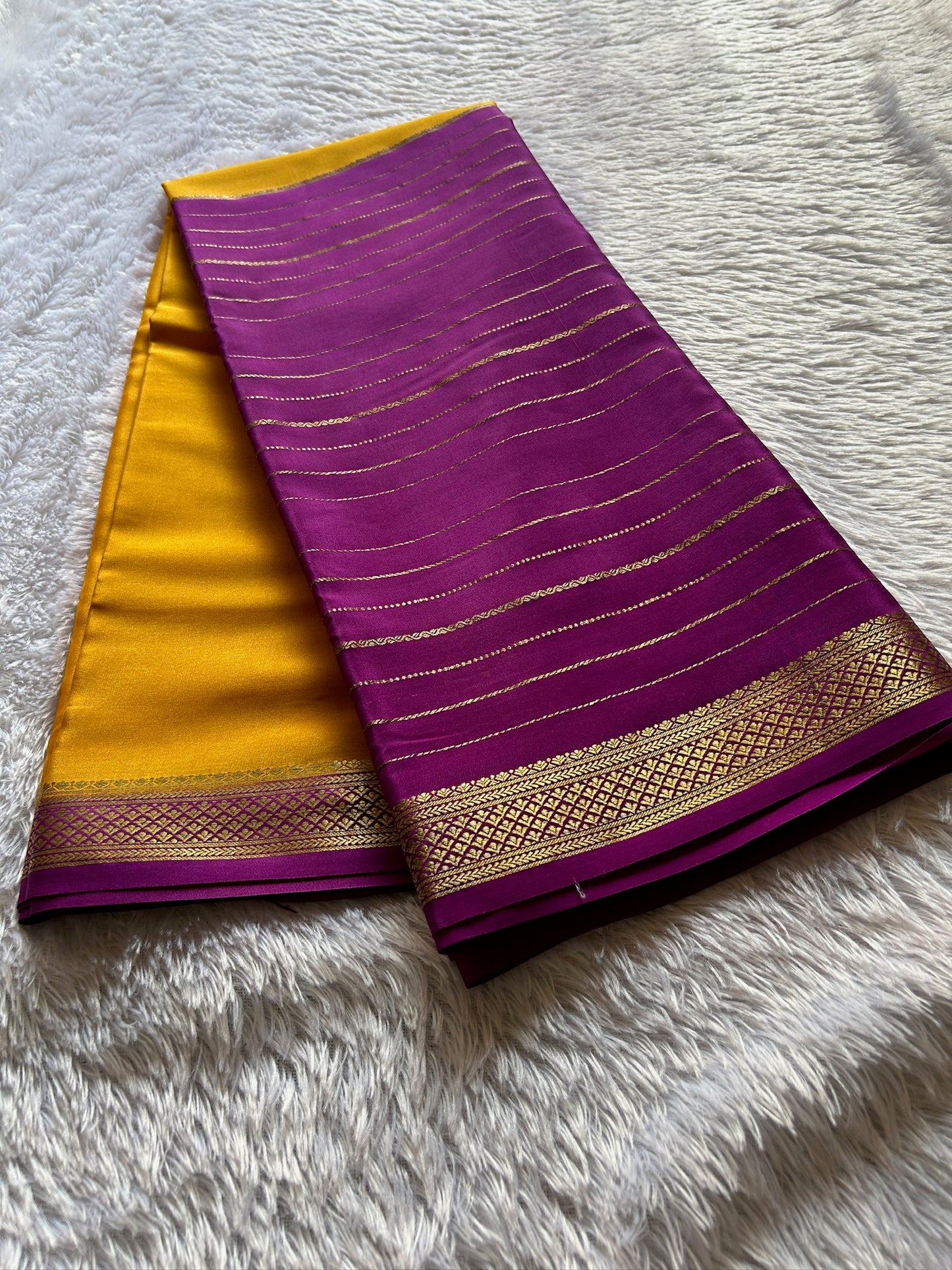 Avani (2D): Mustard-purple