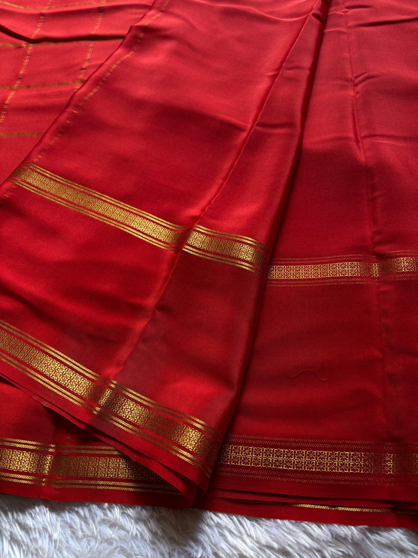 Mridula : Solid Red