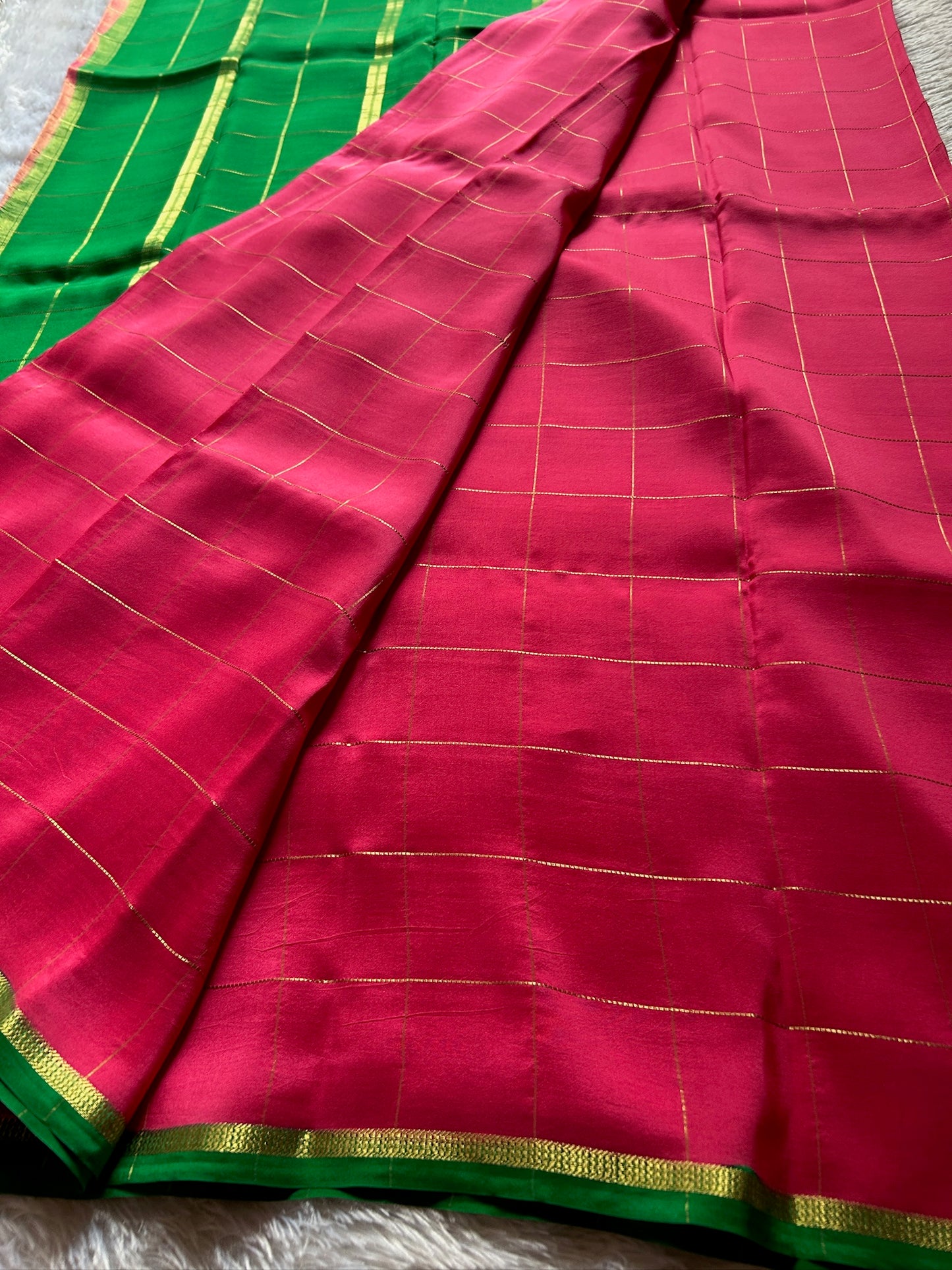 Shankari (2D) : Hot pink-Emerald green