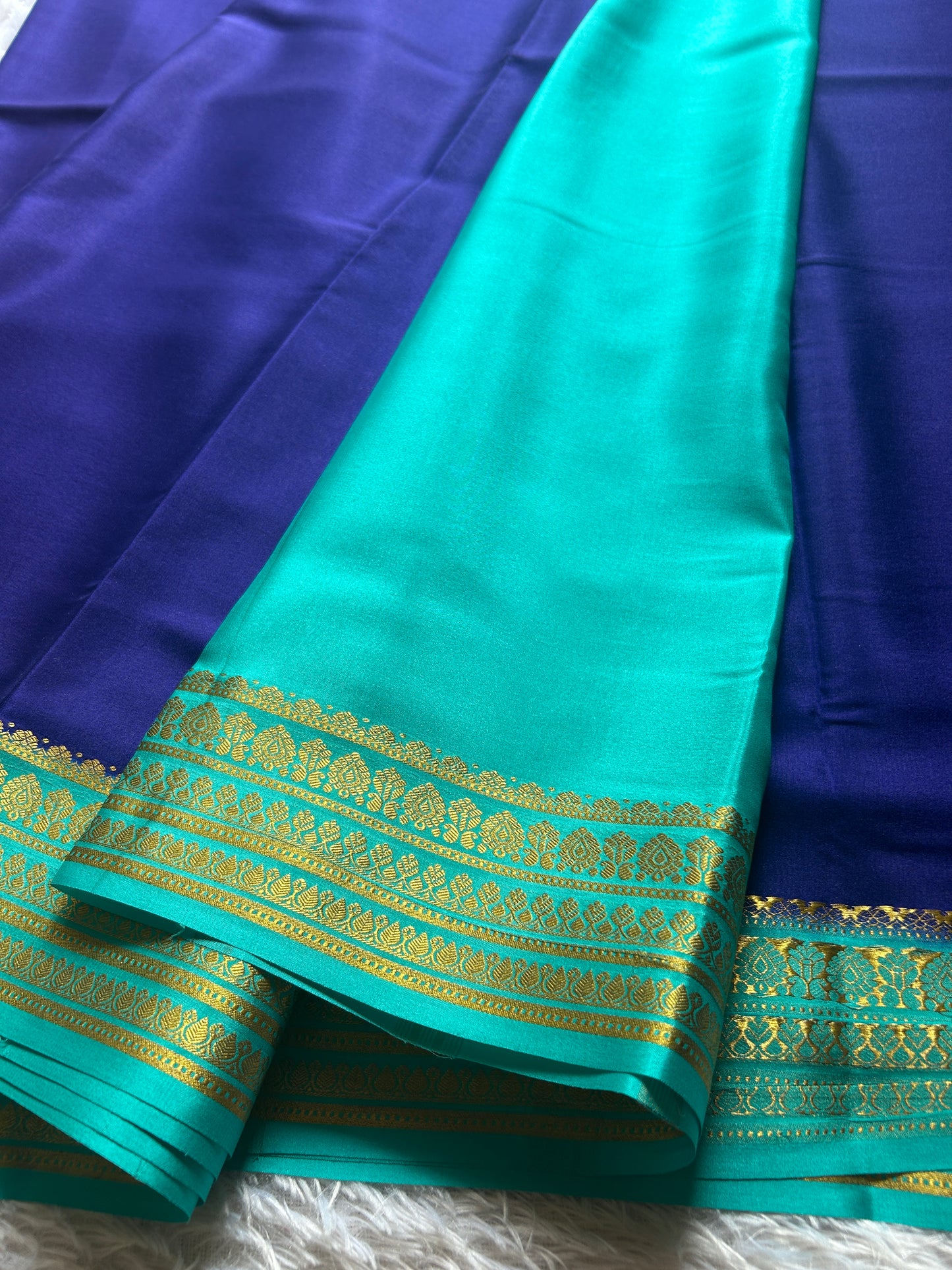 Manasa (2D) : Dark blue-sea blue