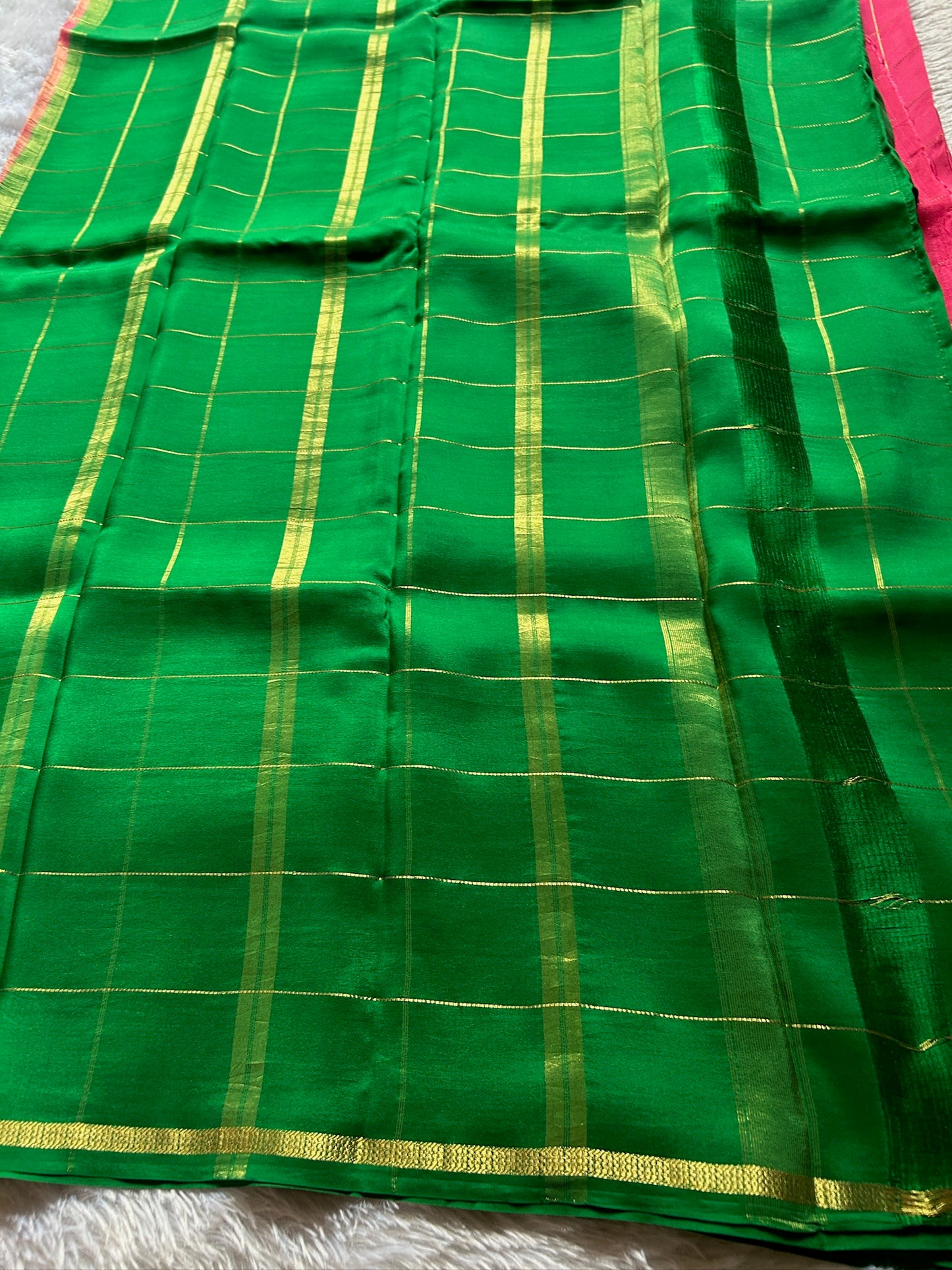 Shankari (2D) : Hot pink-Emerald green