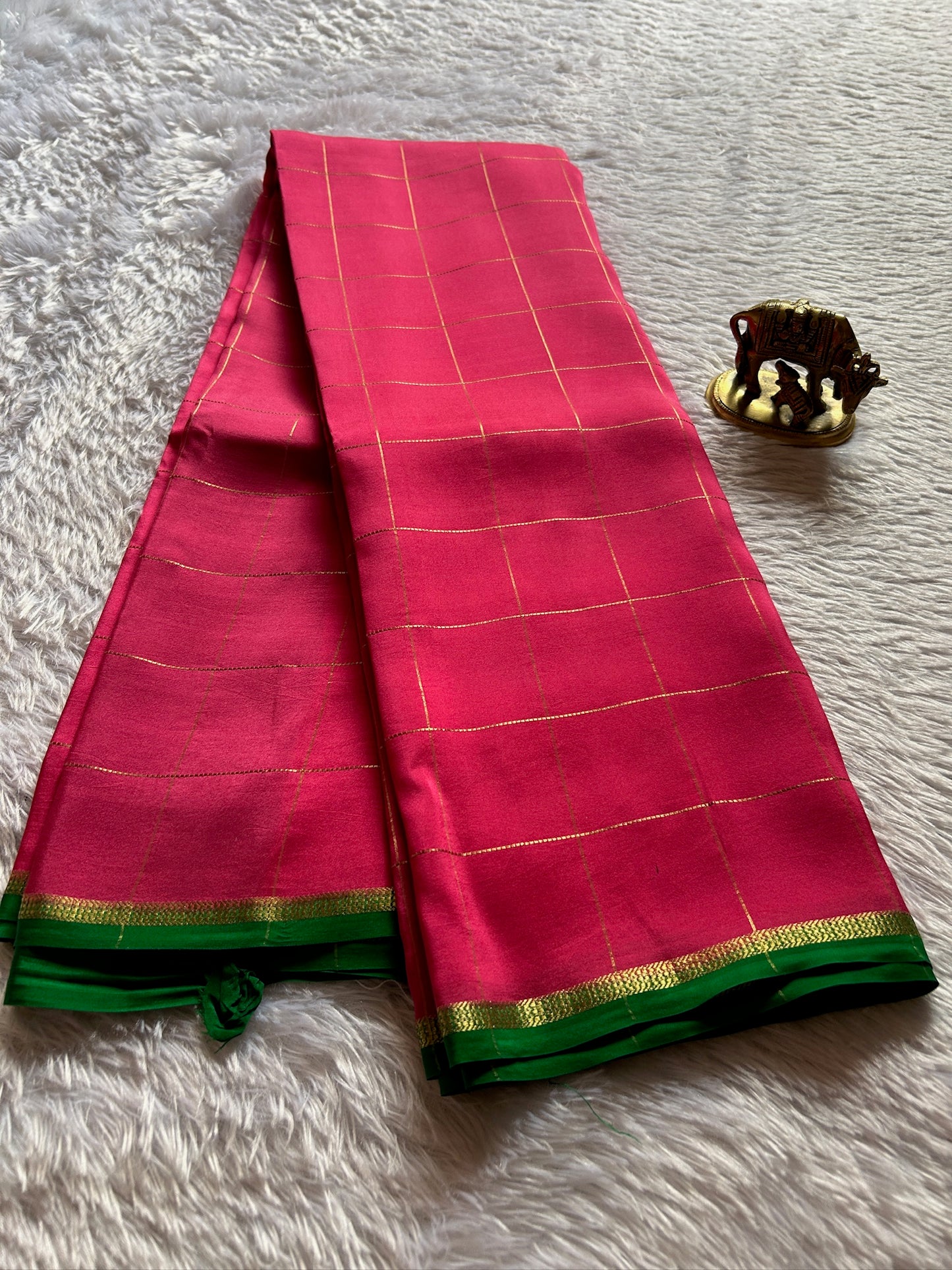 Shankari (2D) : Hot pink-Emerald green