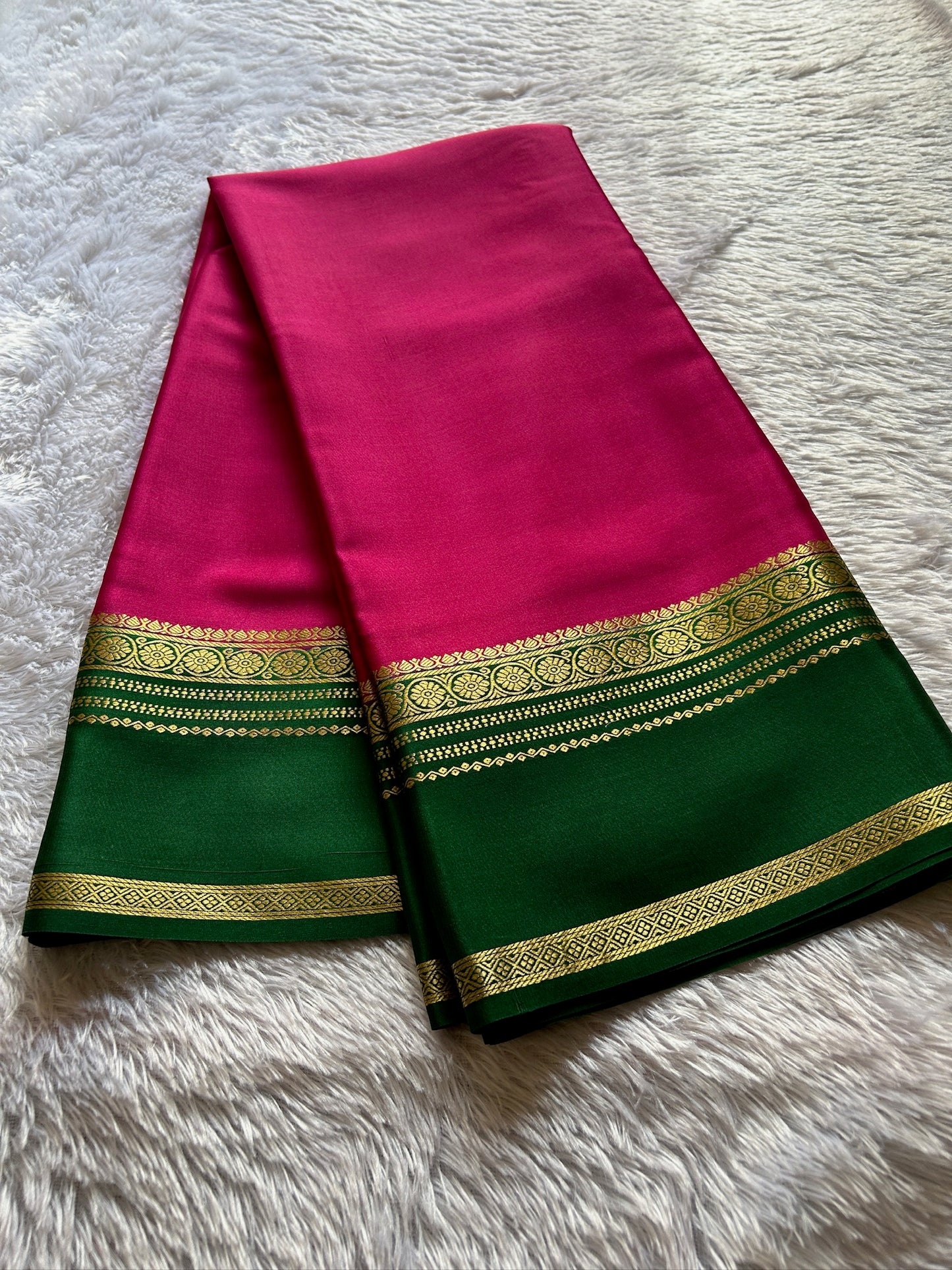 Daamini (2D): Pink-bottle green