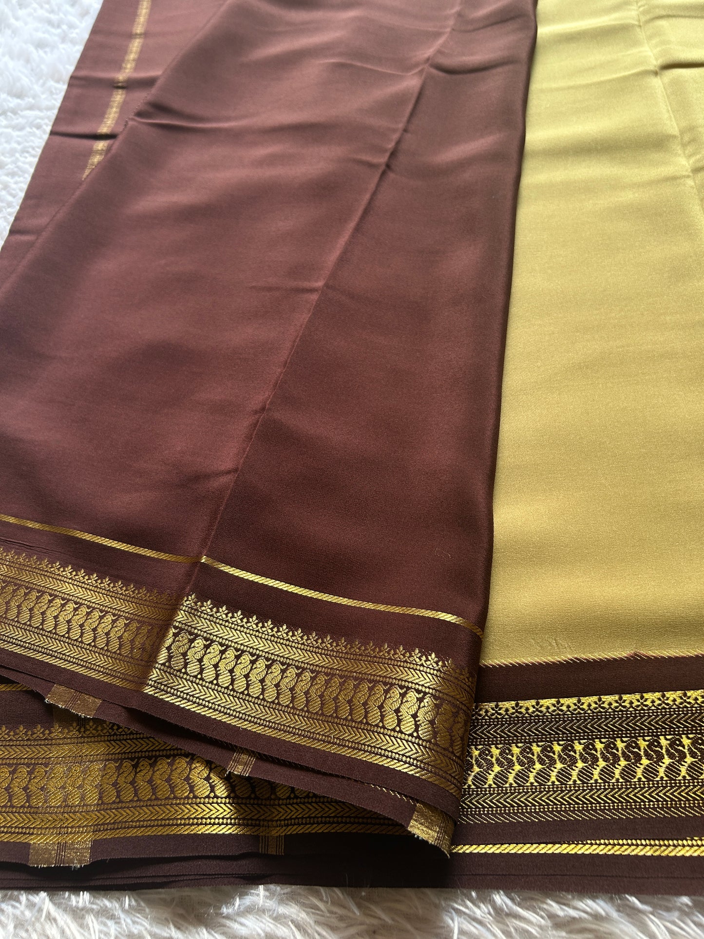 Mayuri (2D) : Beige-chocolate brown