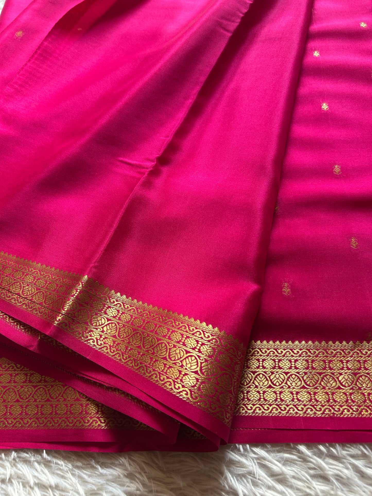 Roshini : Solid Rani pink