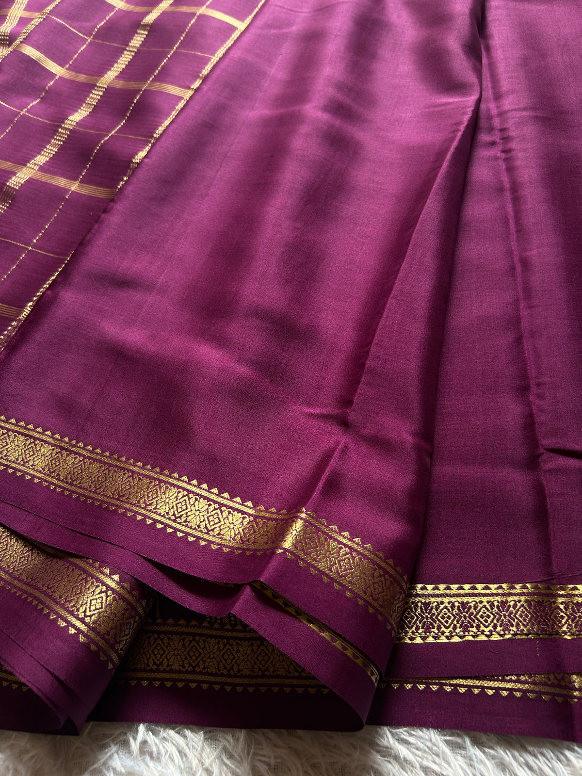 Savithri : Solid Deep plum