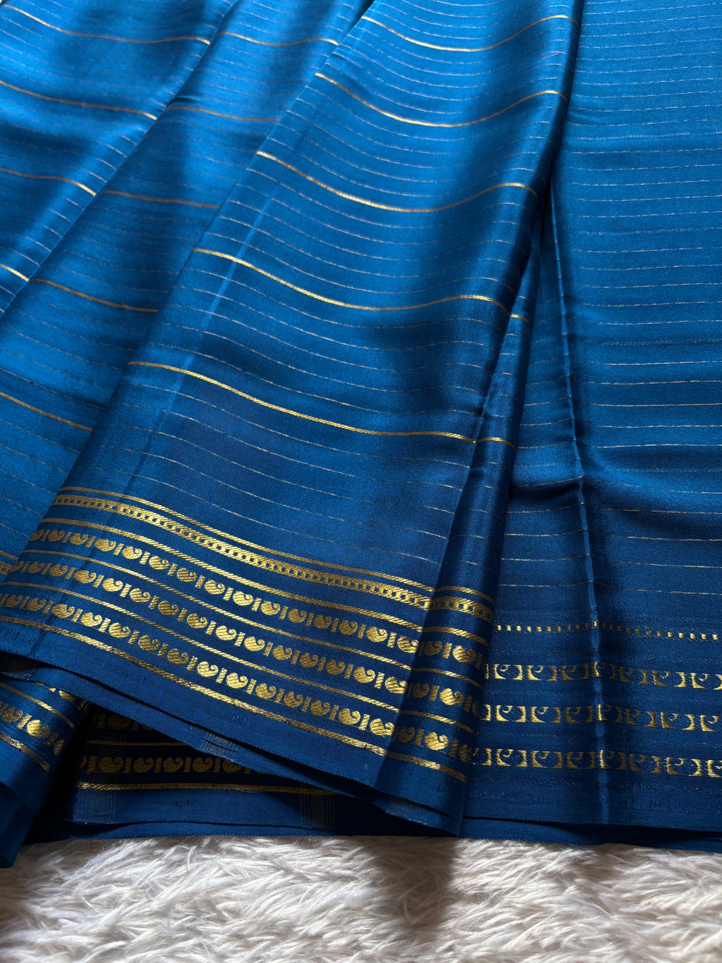 Meghana : Solid Peacock blue