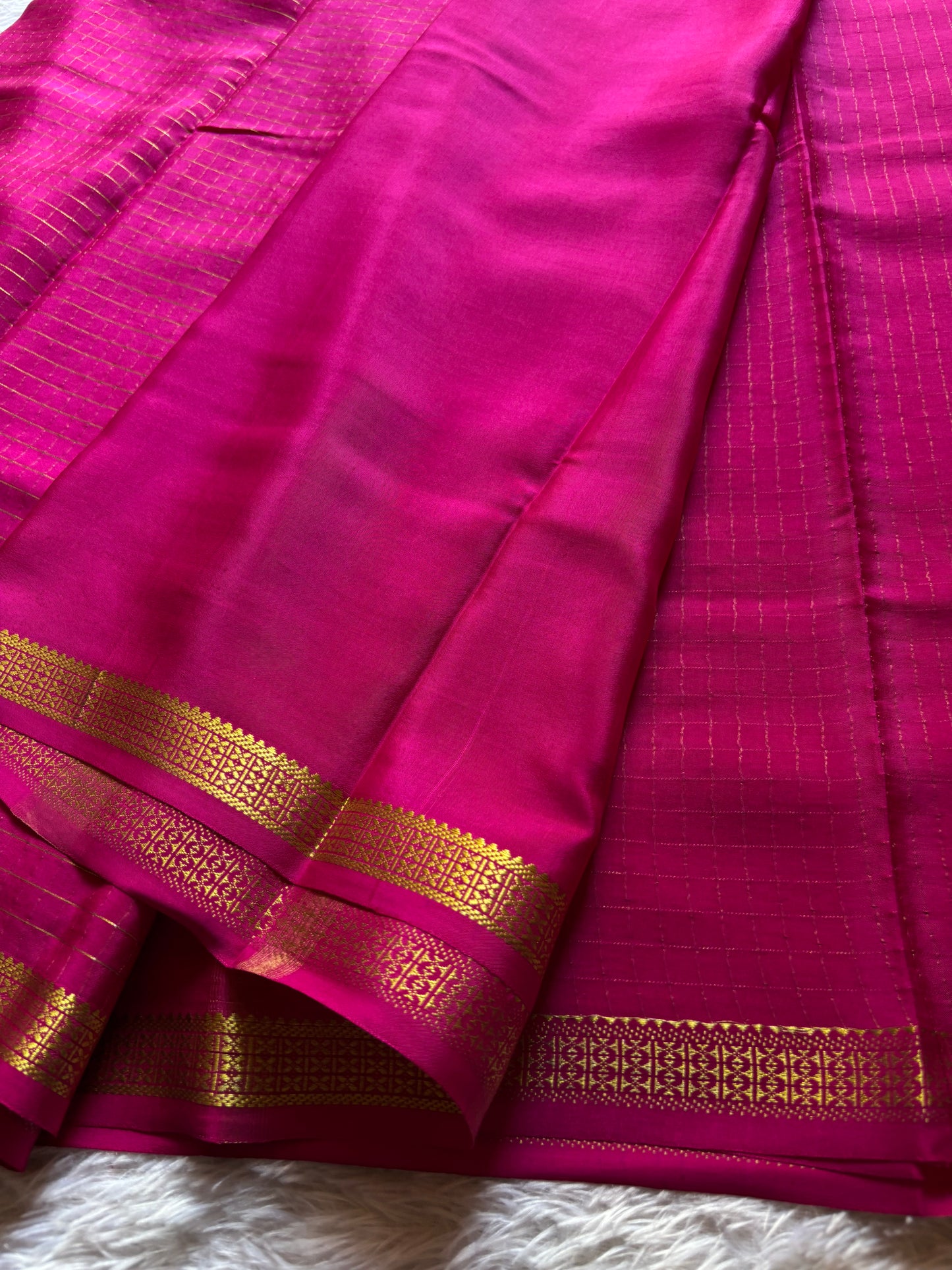 Pavani : Solid Rani pink