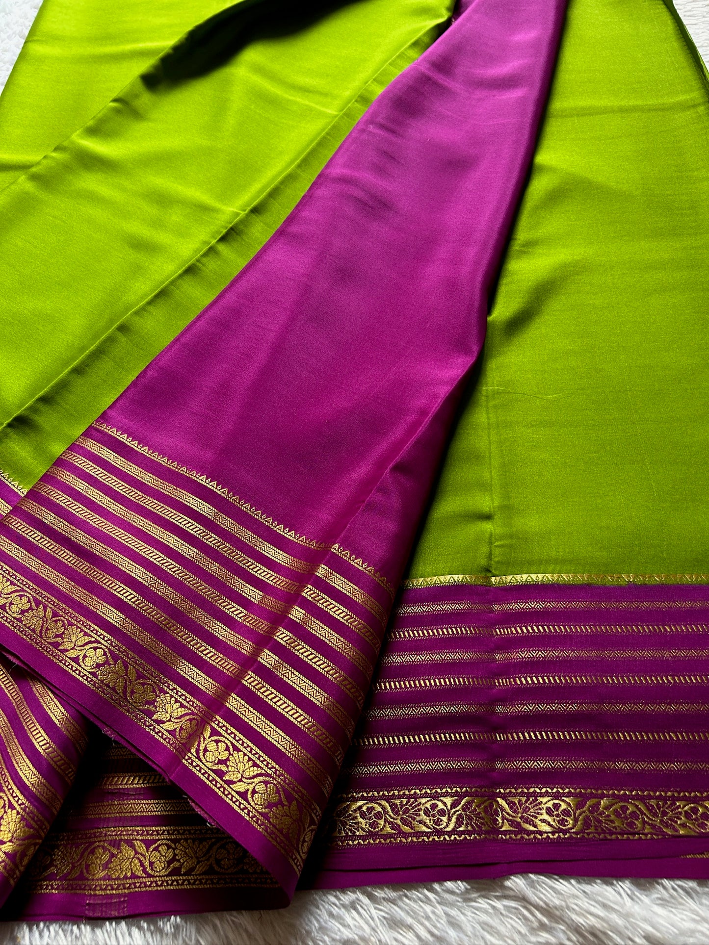 Bhavana (2D) : Mehendi green-magenta