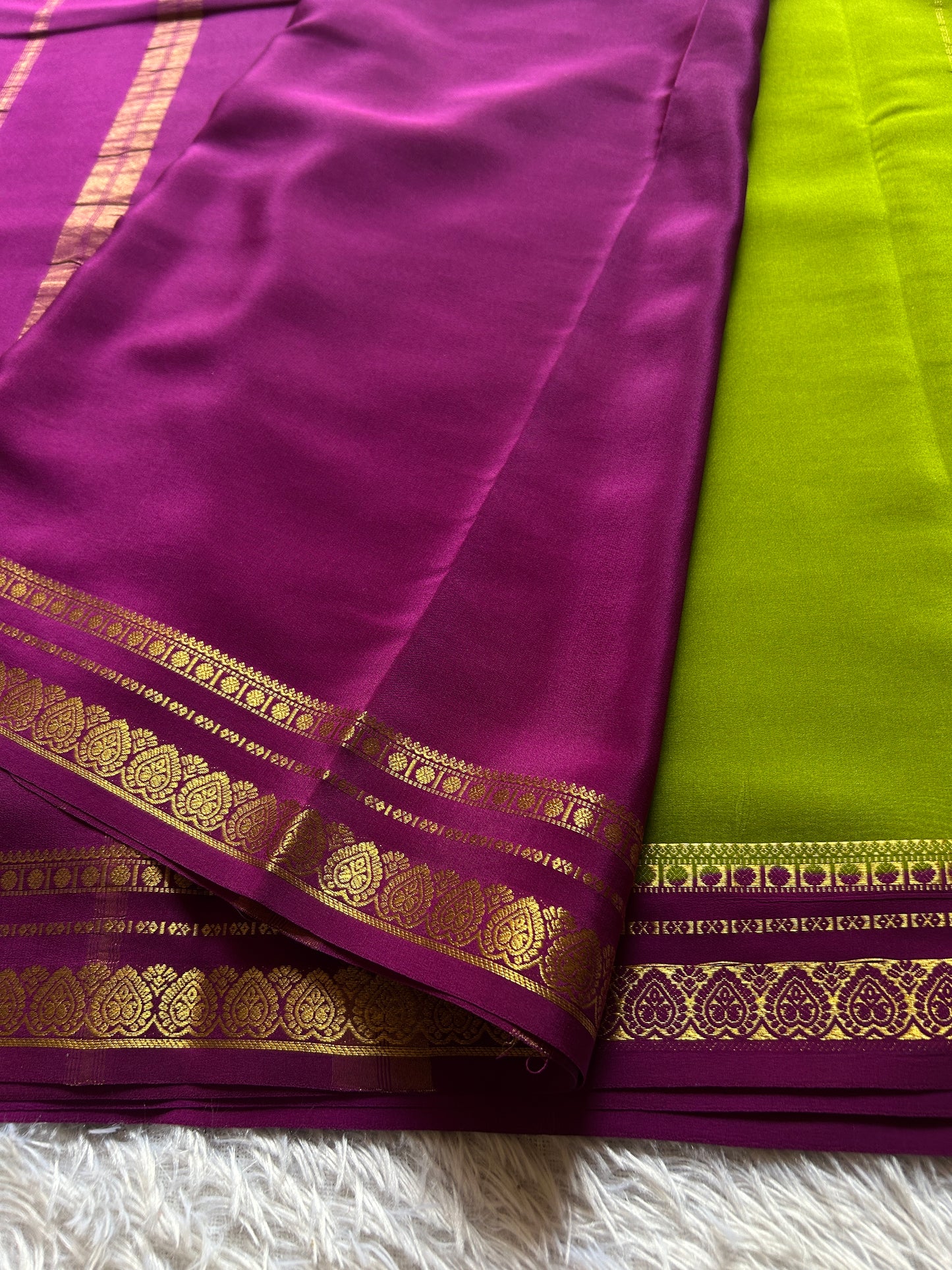 Rohini (2D) : Mehendi green-dark magenta