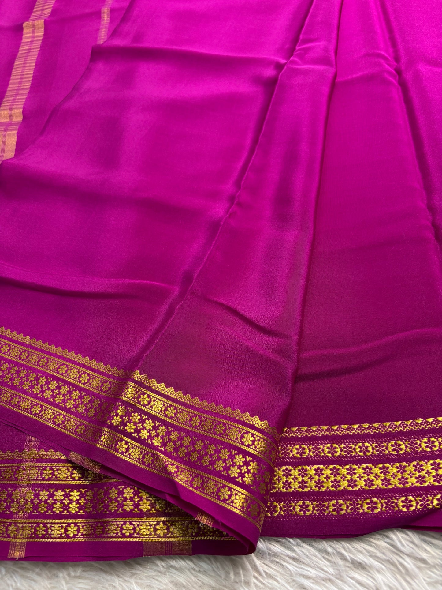 Chandana : Solid Magenta