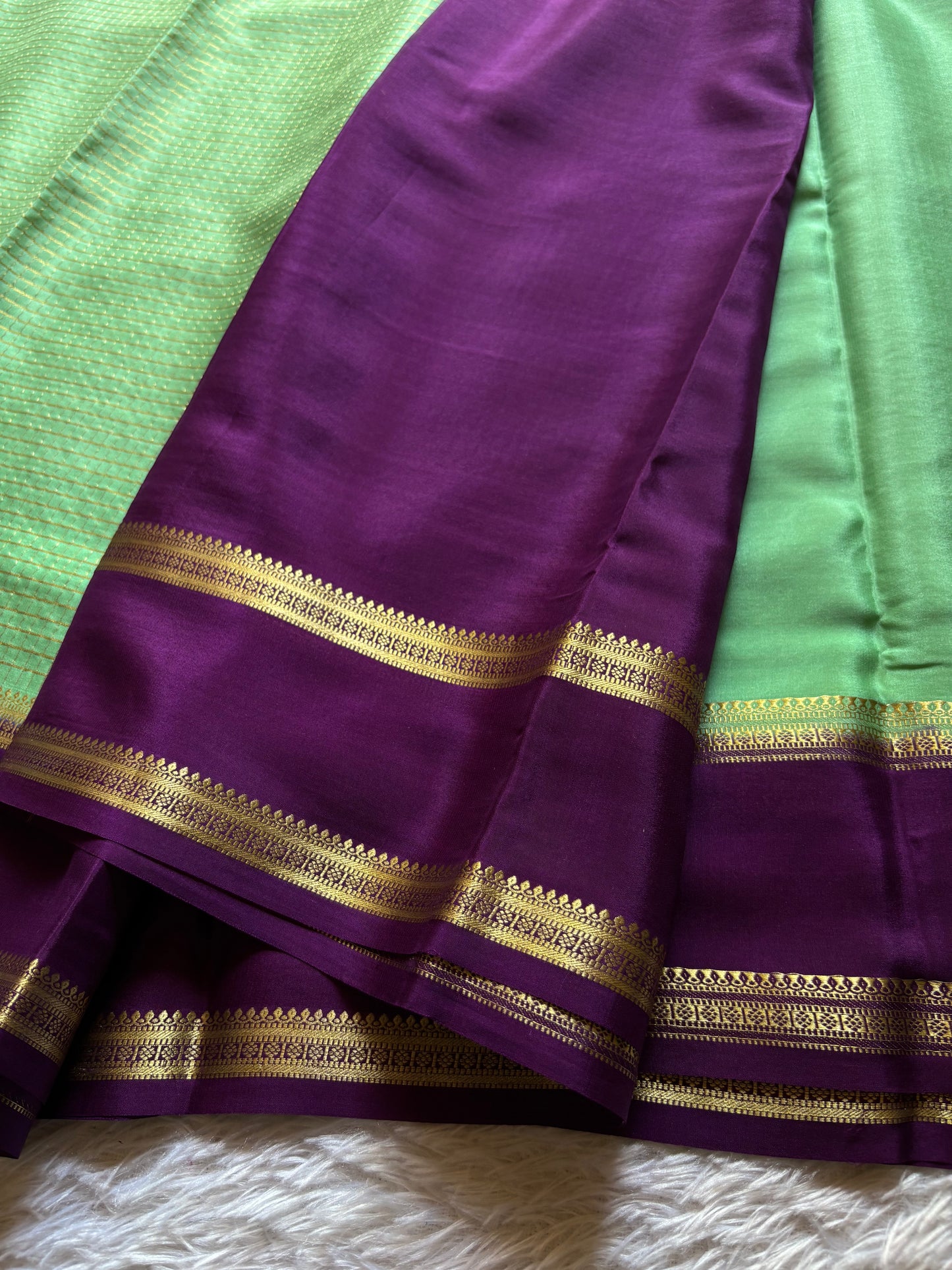 Himani (2D) : Mint green-purple