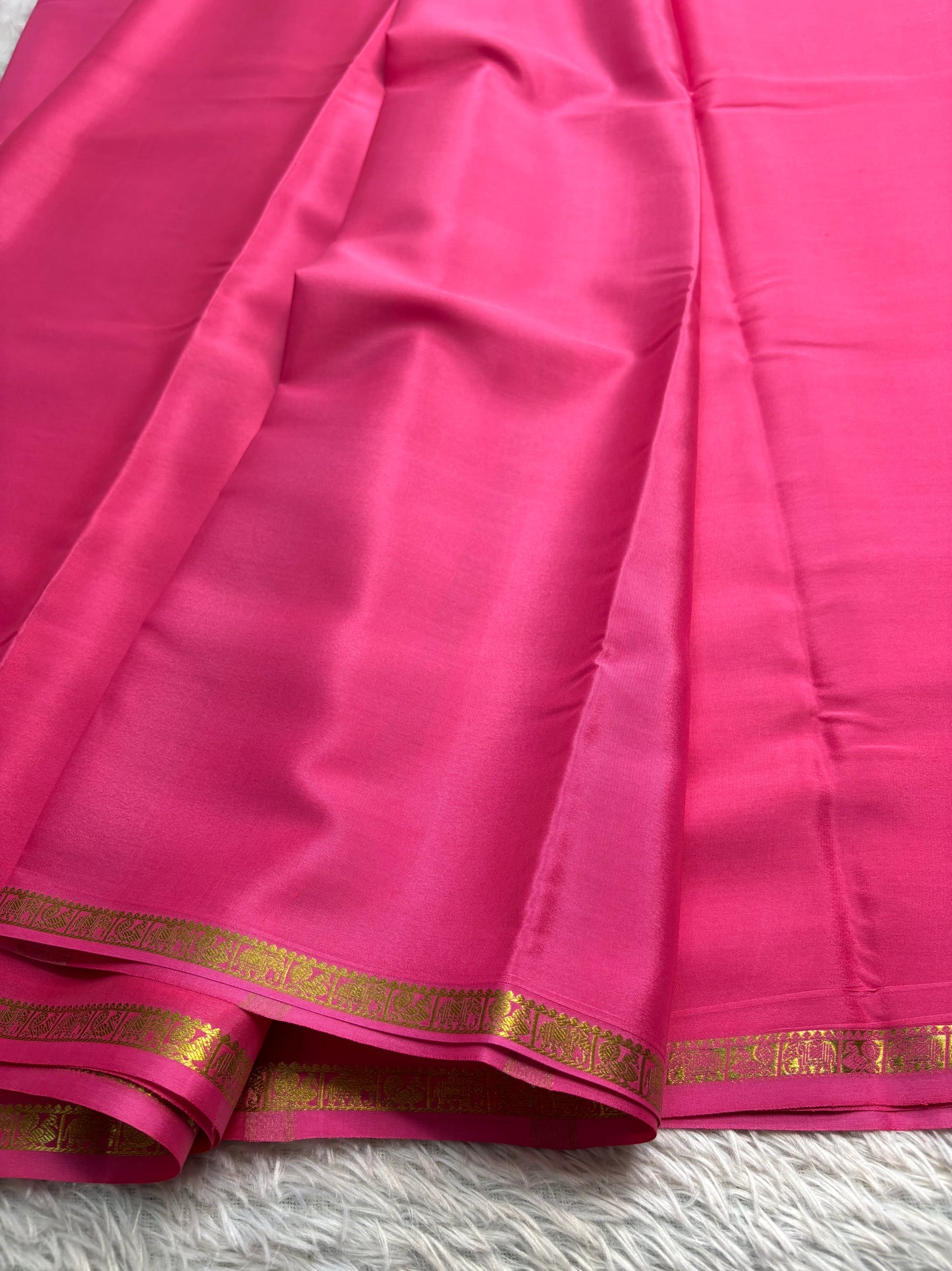 Gaana : Solid Hot pink