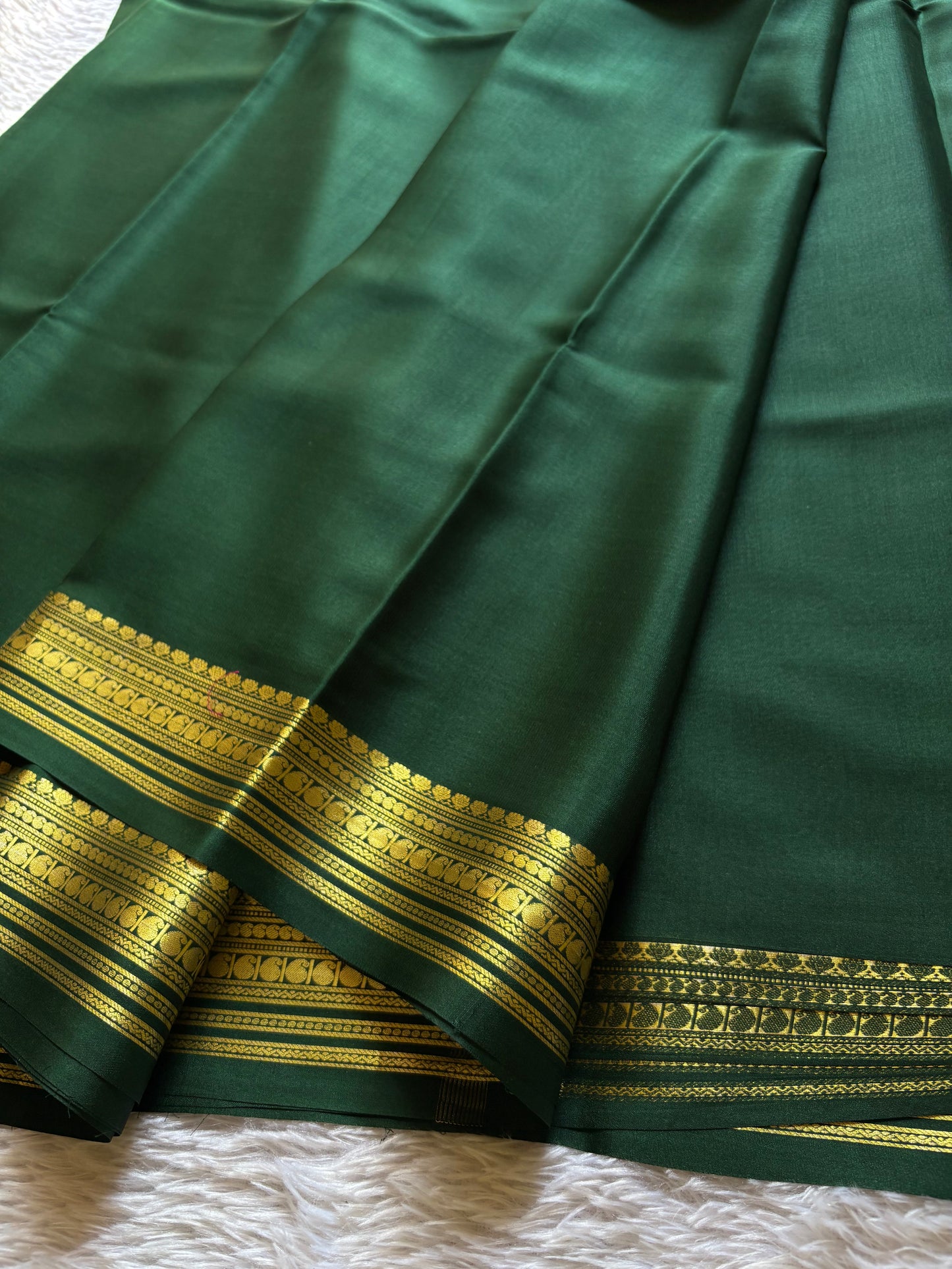 Swara : Solid Dark green