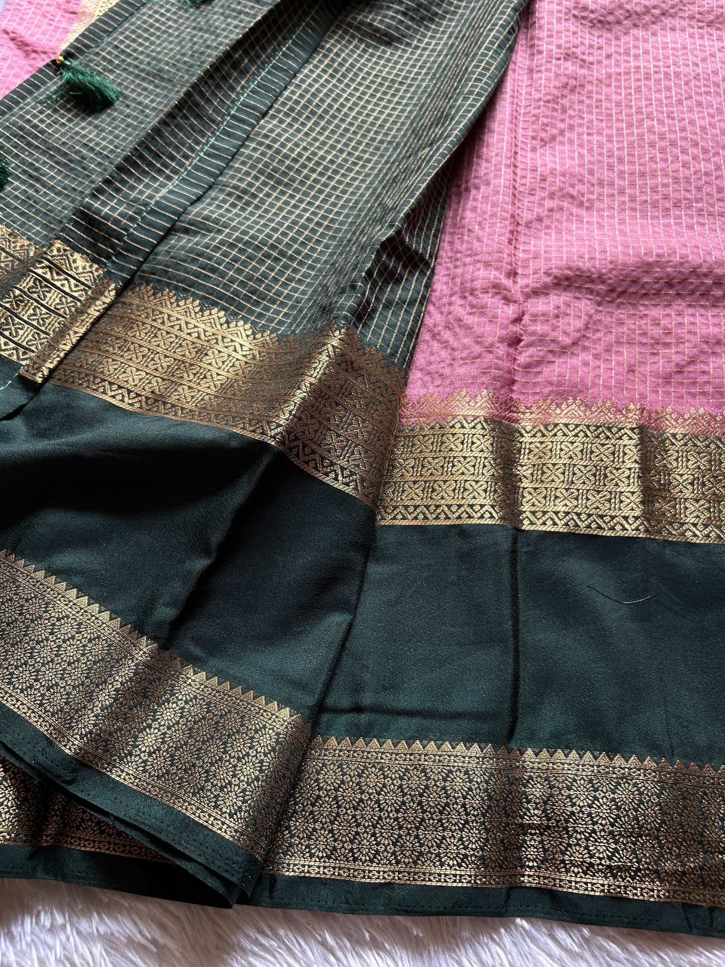 SS105 (2D) : Baby pink-dark green