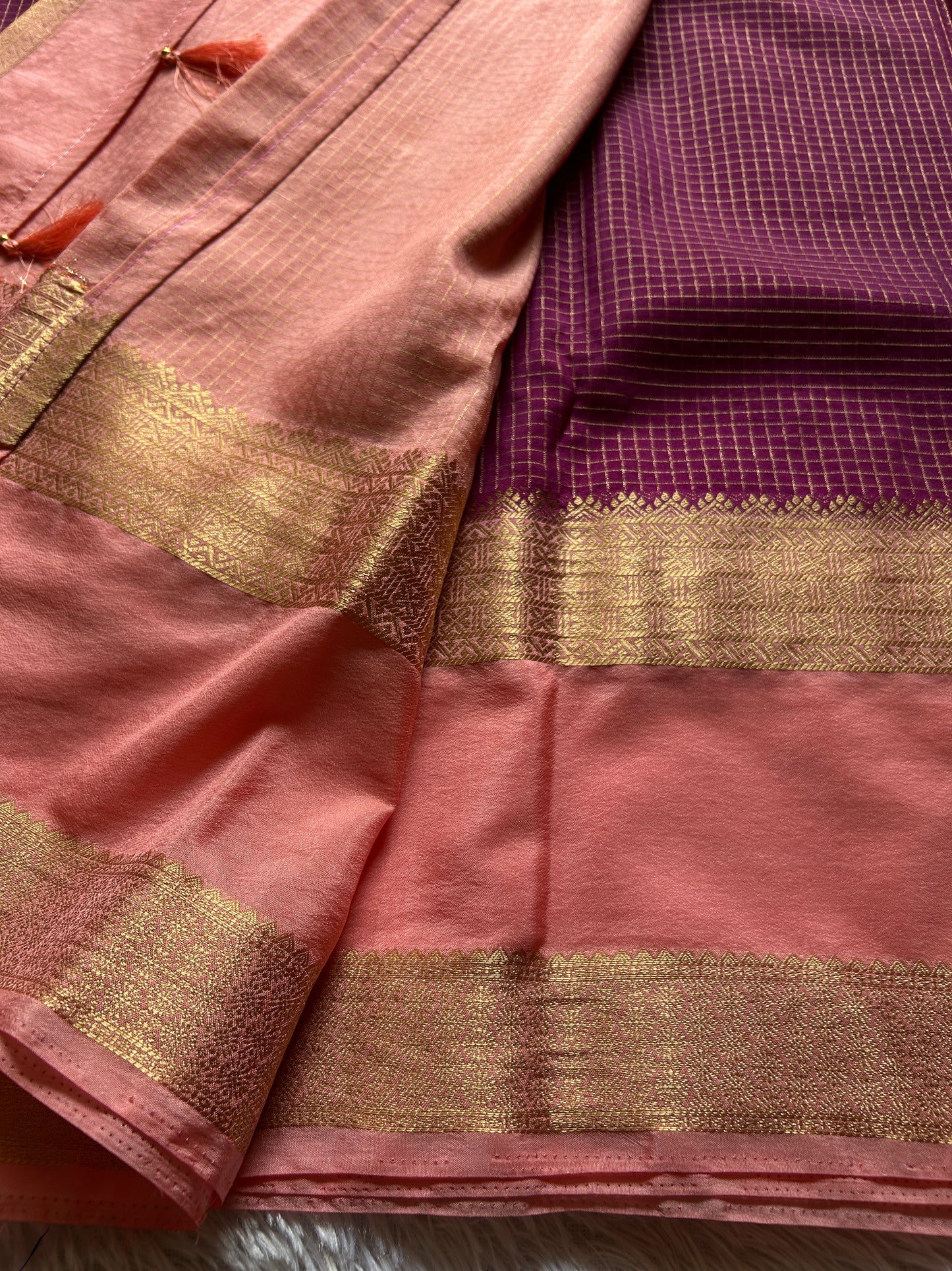 SS105(2D) : Wine-peach