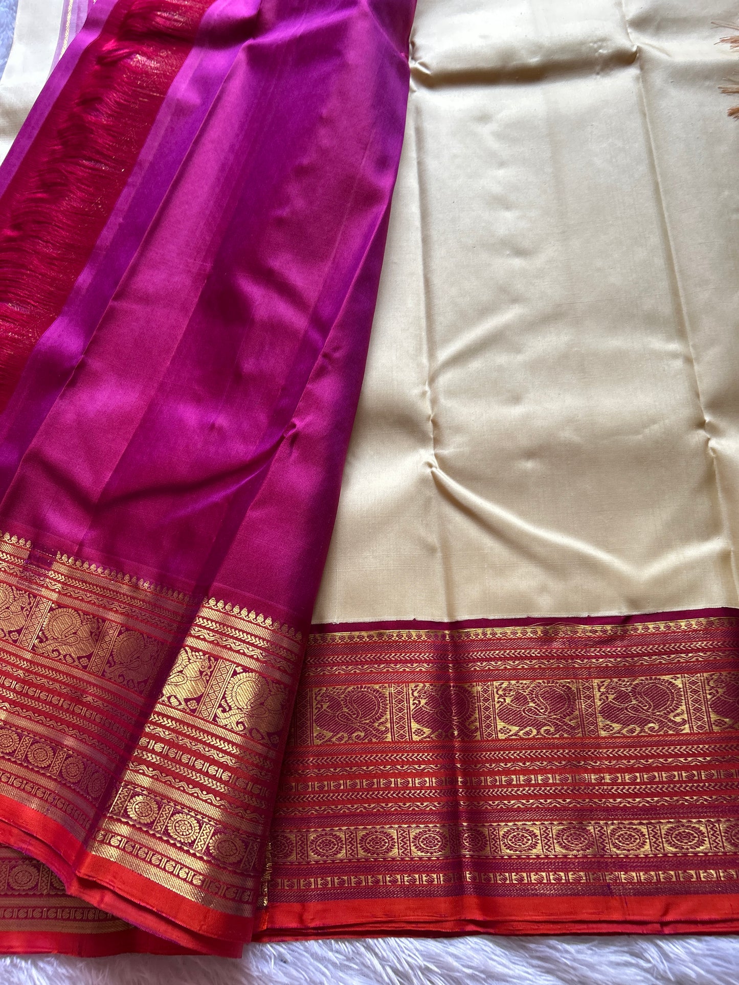 Kankana (2D) : Off white-rust