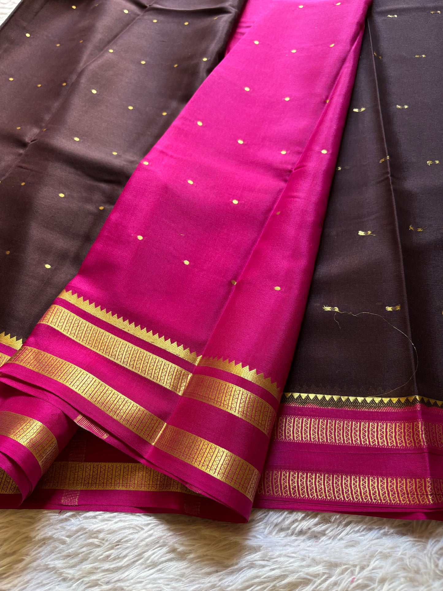 Vimala (2D) : Dark brown-rani pink