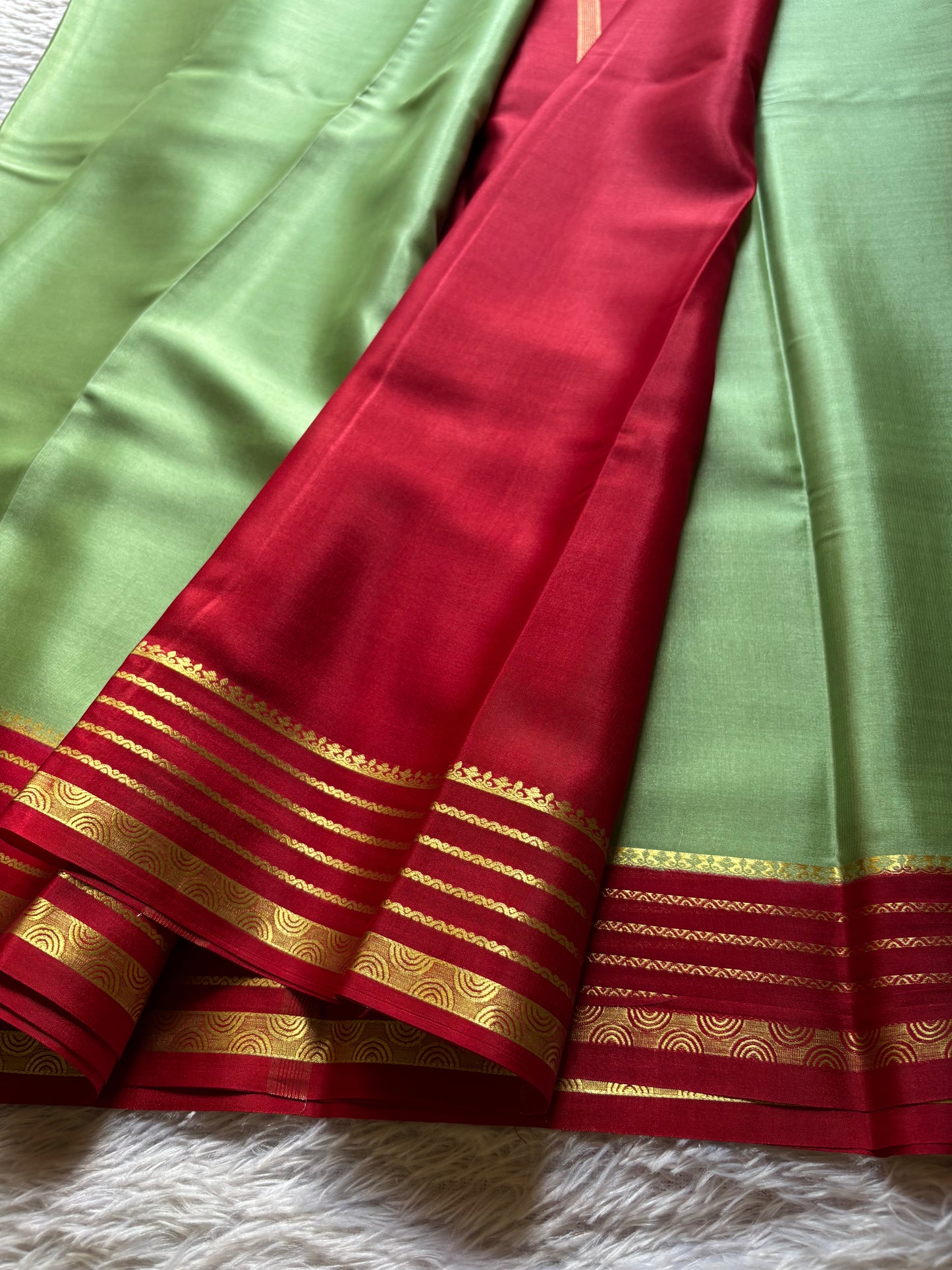 Rashmi (2D) : Mint green-red