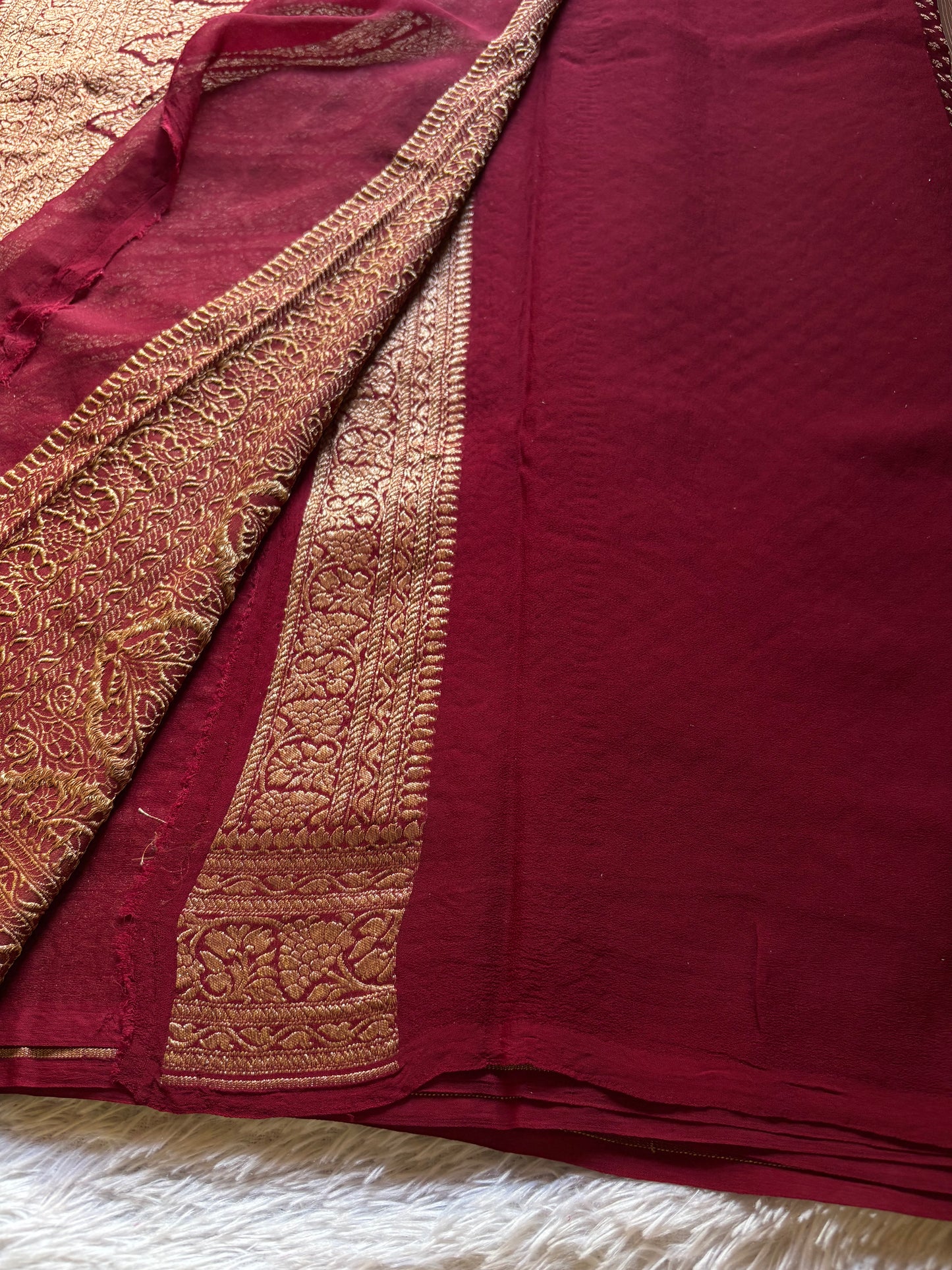 Mihira : Solid Maroon