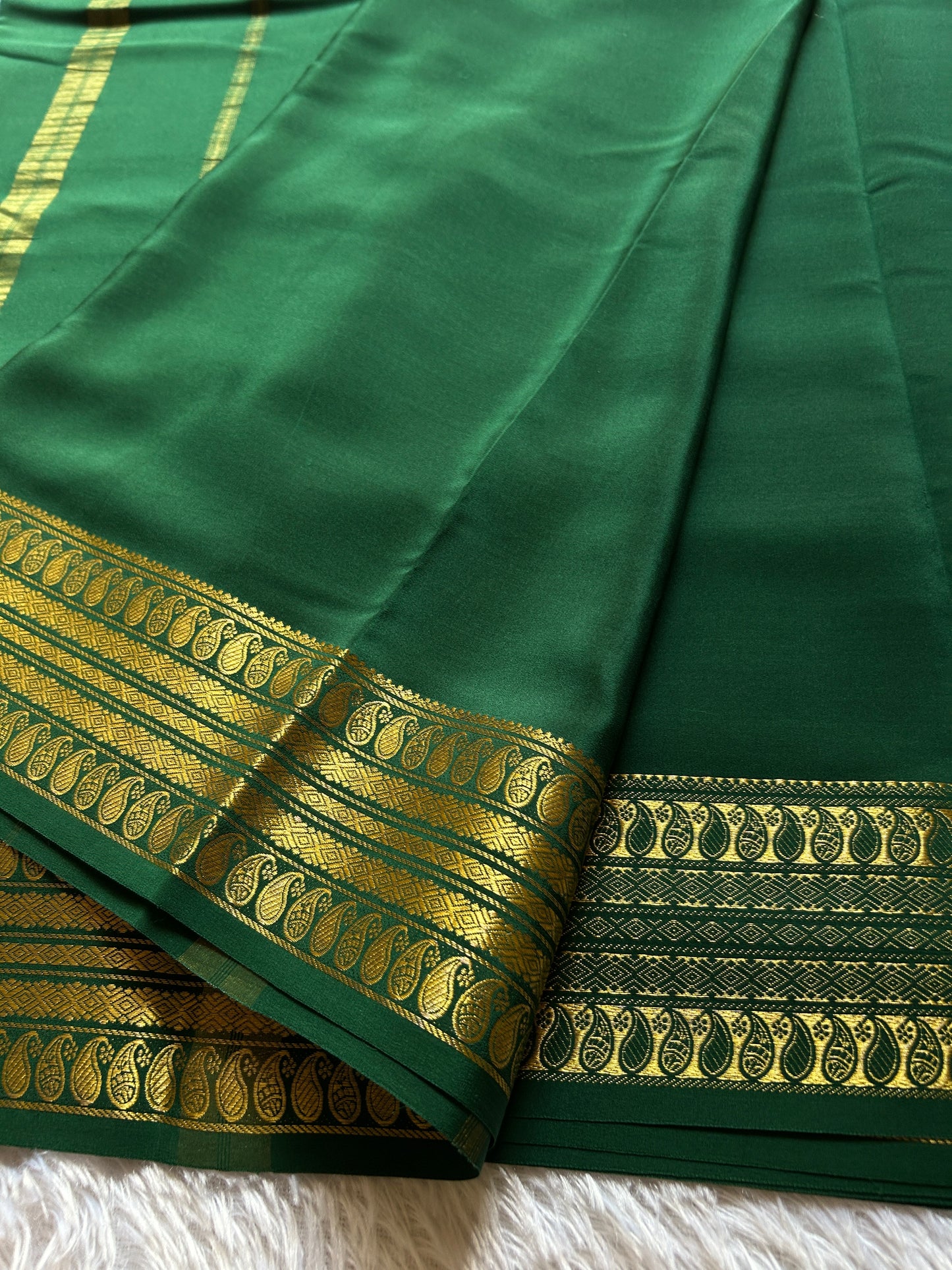 Maithili : Solid Bottle green