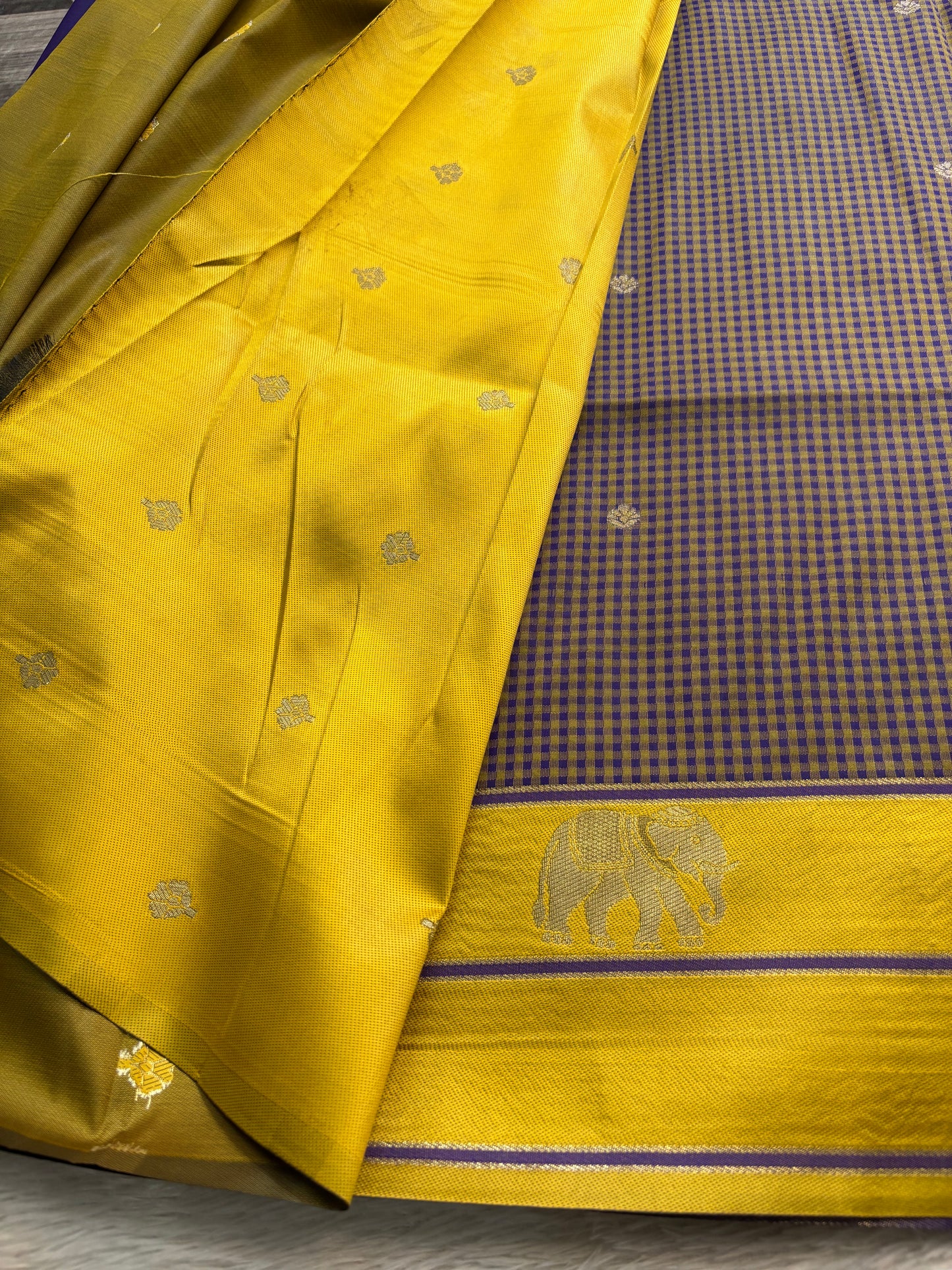 NYD136 (2D) : Purple-yellow