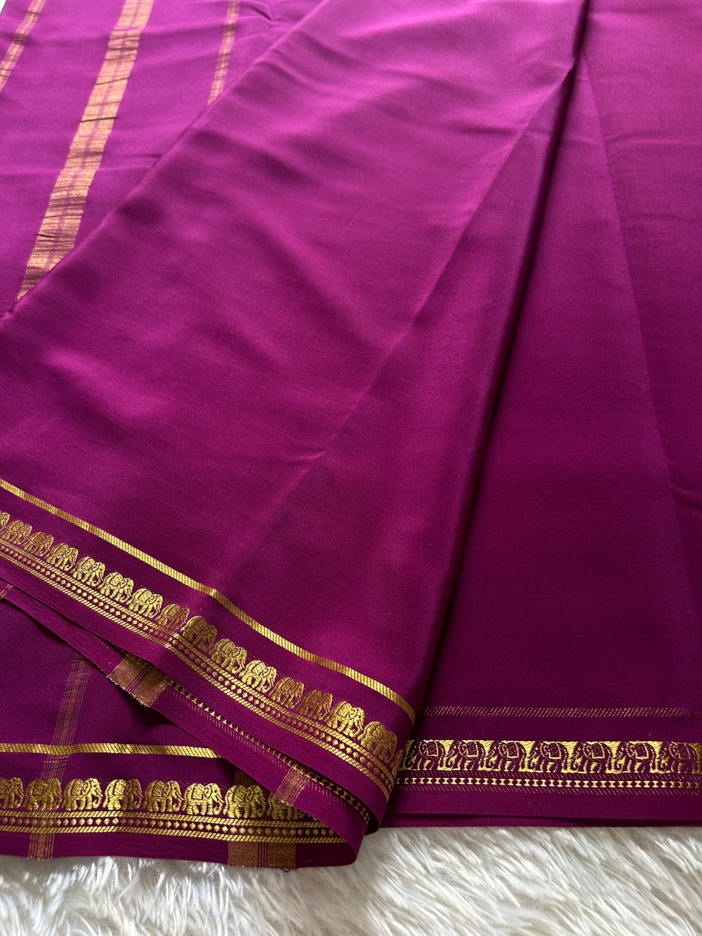 Gamani : Solid Dark magenta