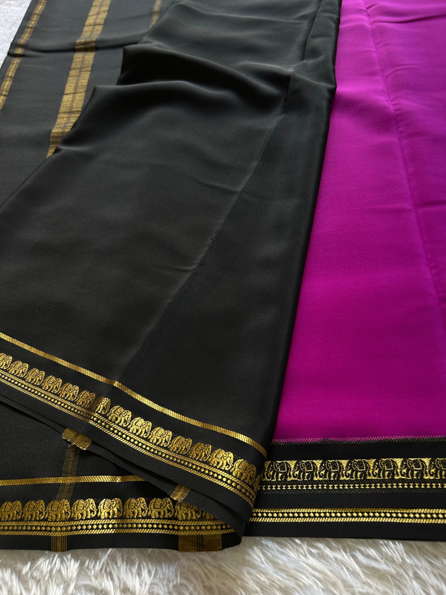 Gamani (2D) : Magenta-black