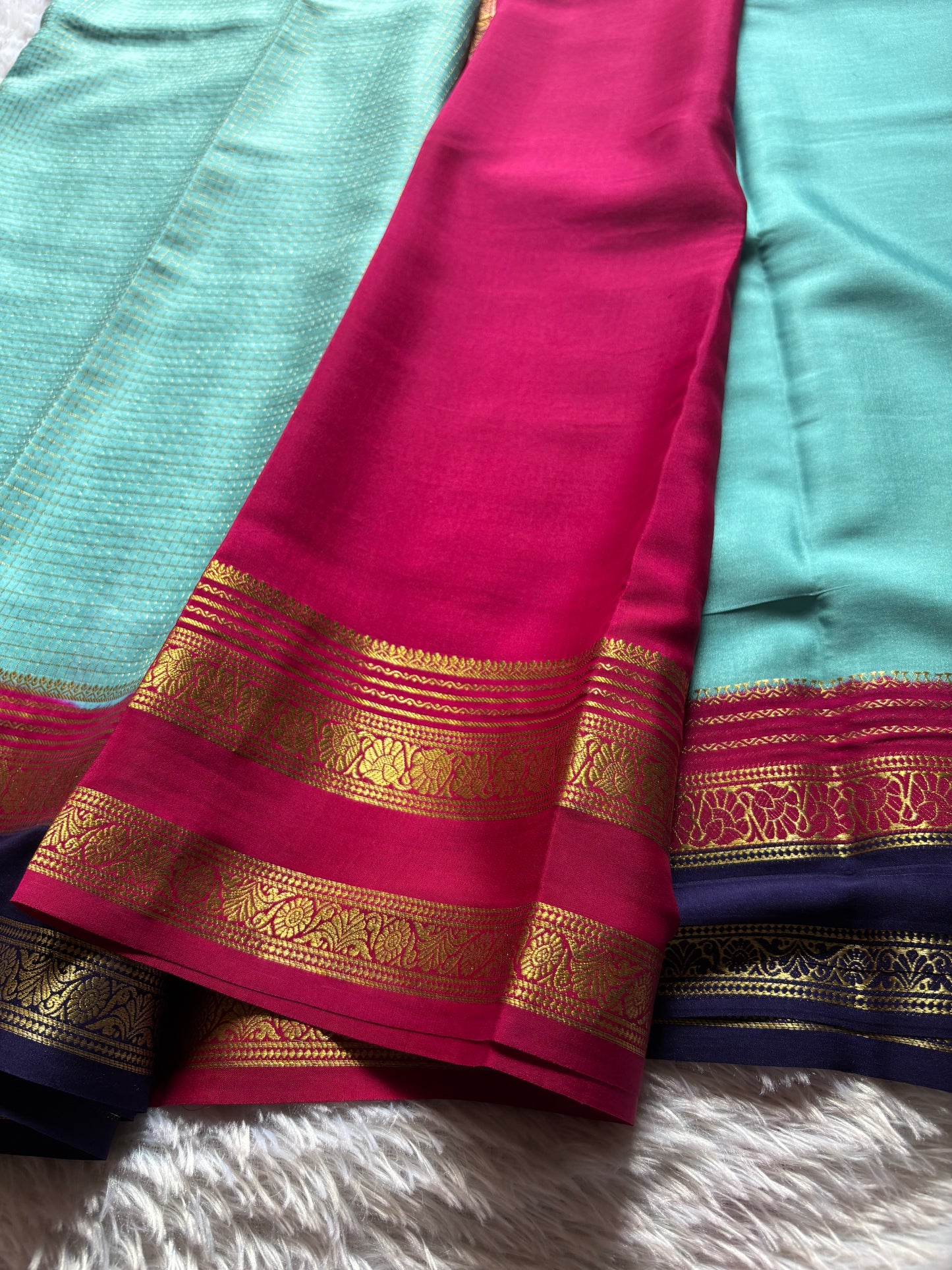 Gayatri (3D) : Sky blue-rani pink-navy blue
