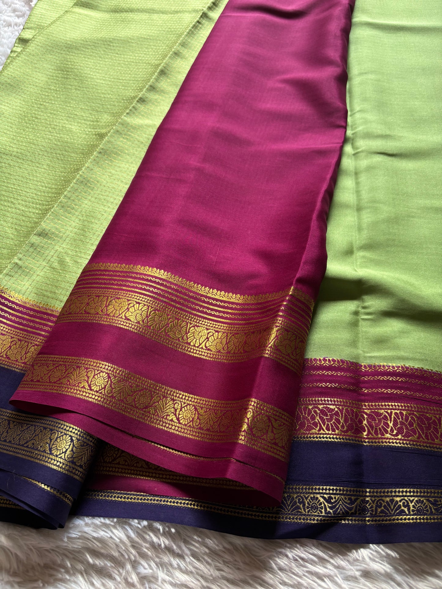 Gayatri (3D) : Pista green-dark pink-navy blue